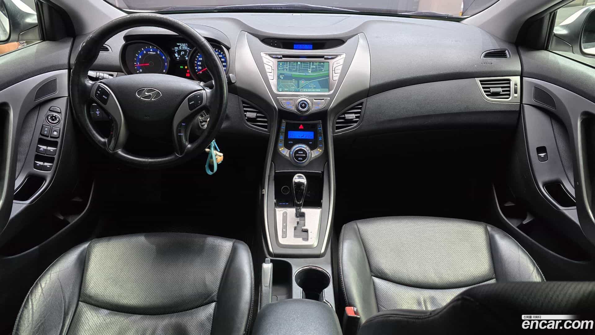 AVANTE Hyundai 2013.3-INNER-007