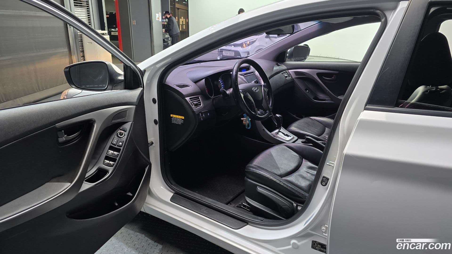 Main__Slider__Photo:AVANTE Hyundai 2013.3-9