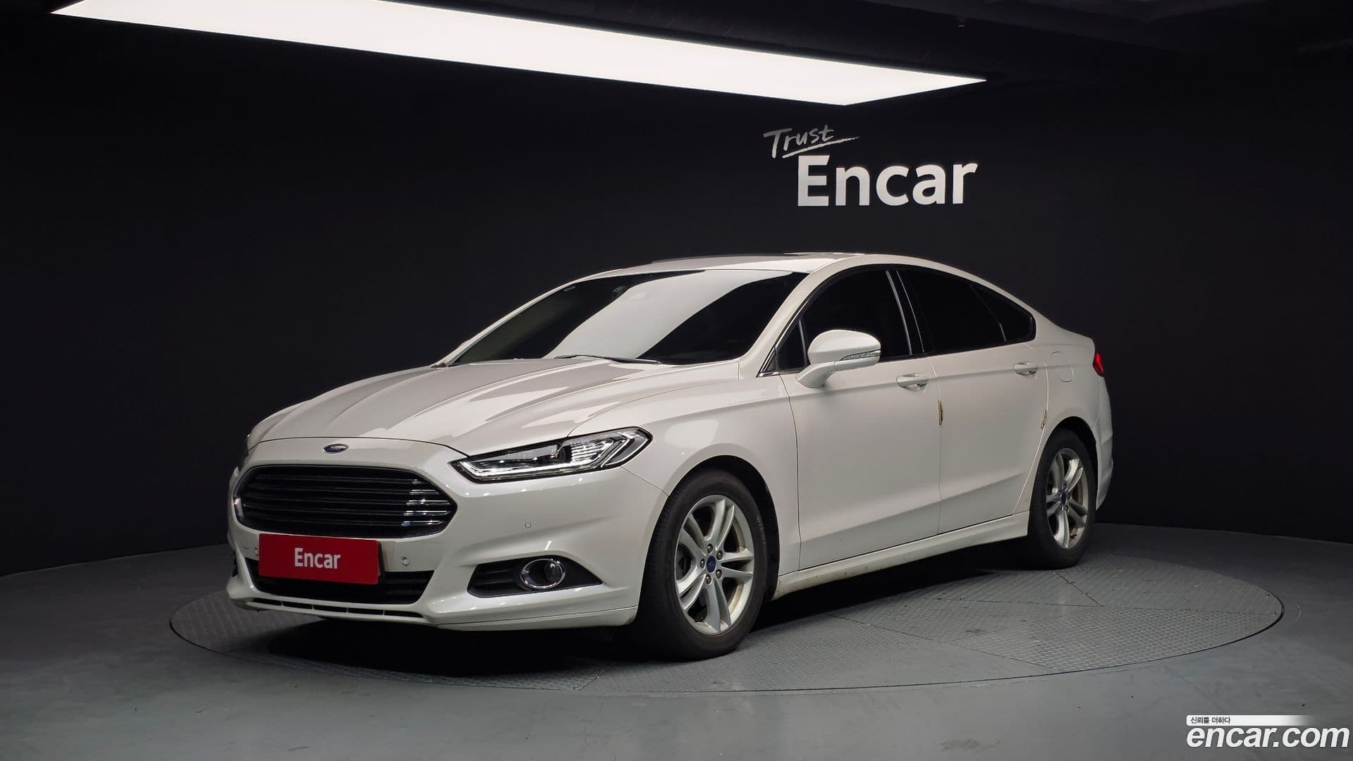 Main__Slider__Photo:Mondeo Ford 2015.2-0
