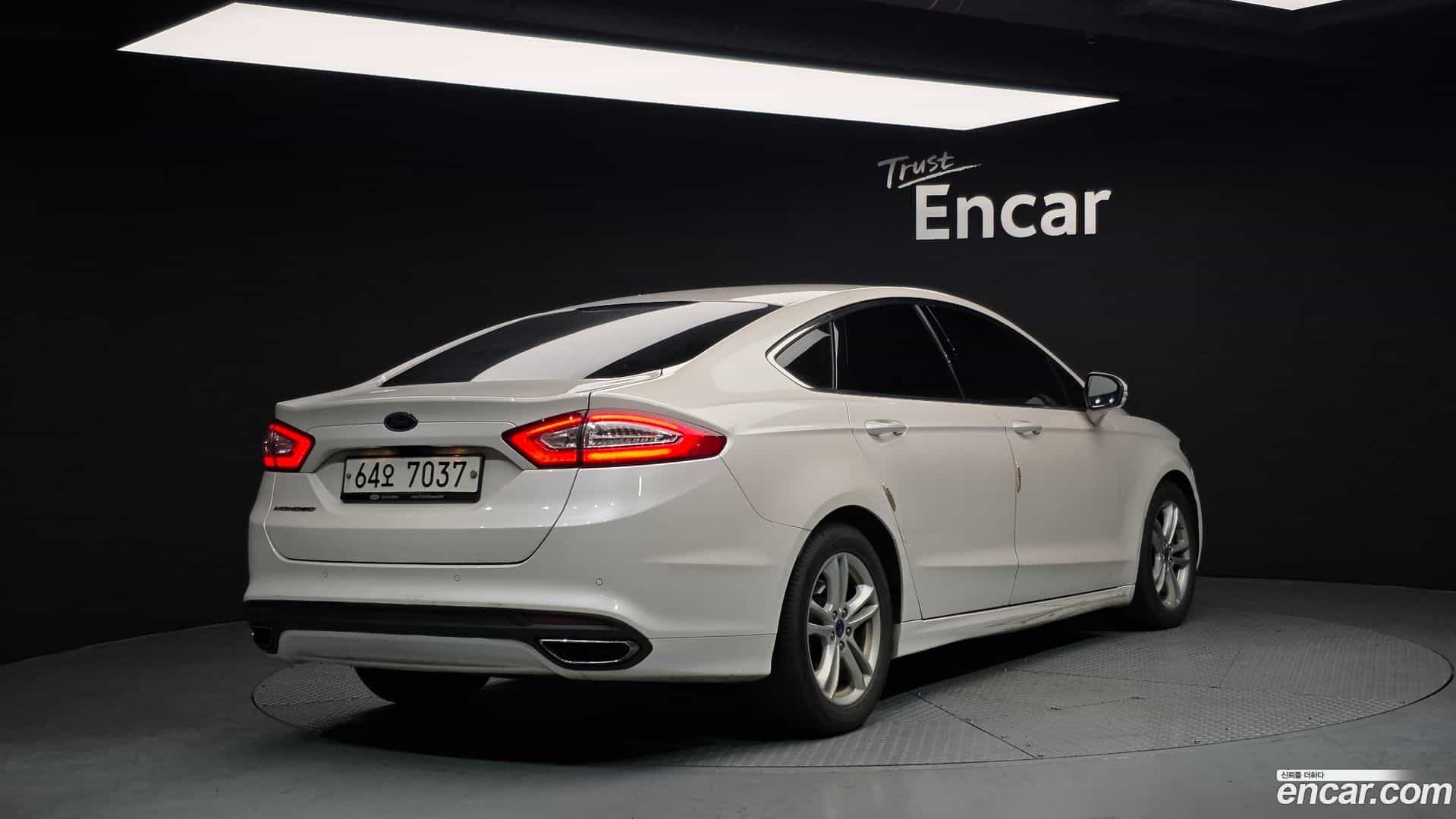 Mondeo Ford 2015.2-OUTER-002