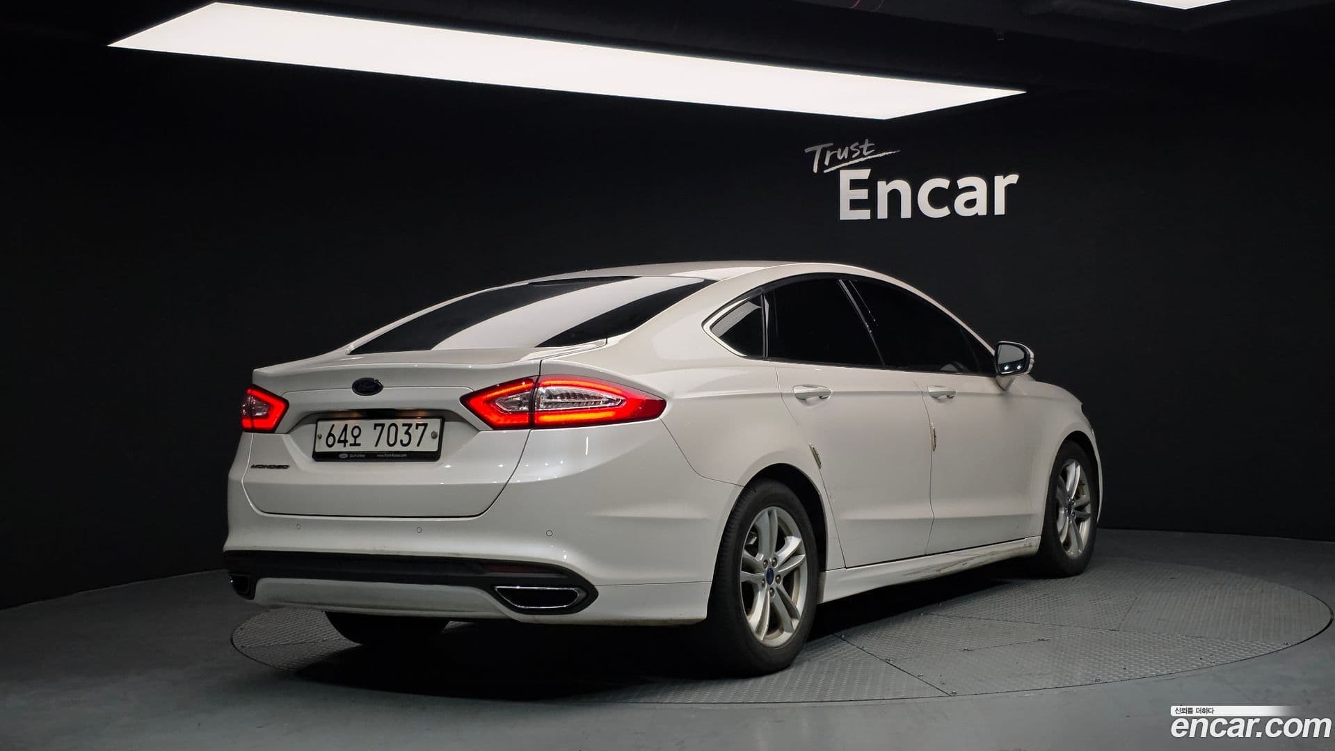 Main__Slider__Photo:Mondeo Ford 2015.2-1