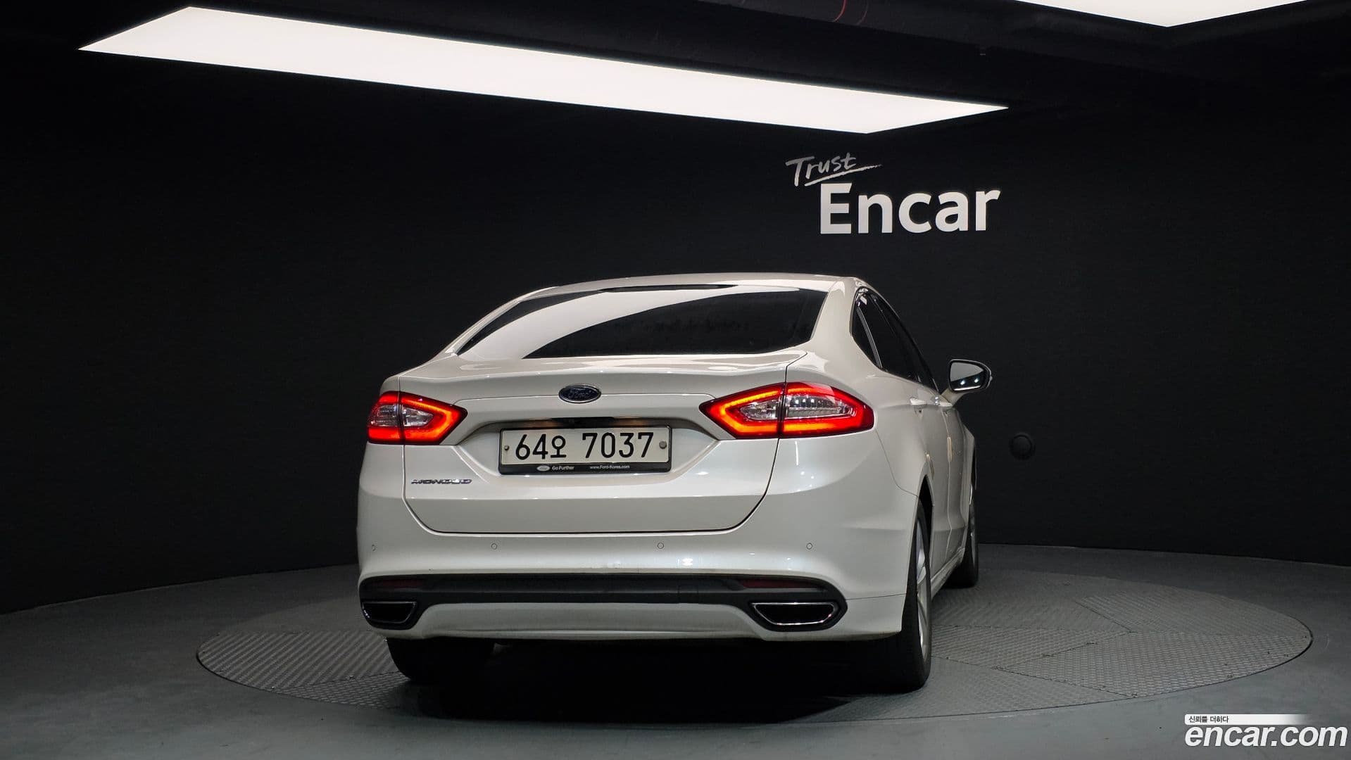 Main__Slider__Photo:Mondeo Ford 2015.2-3