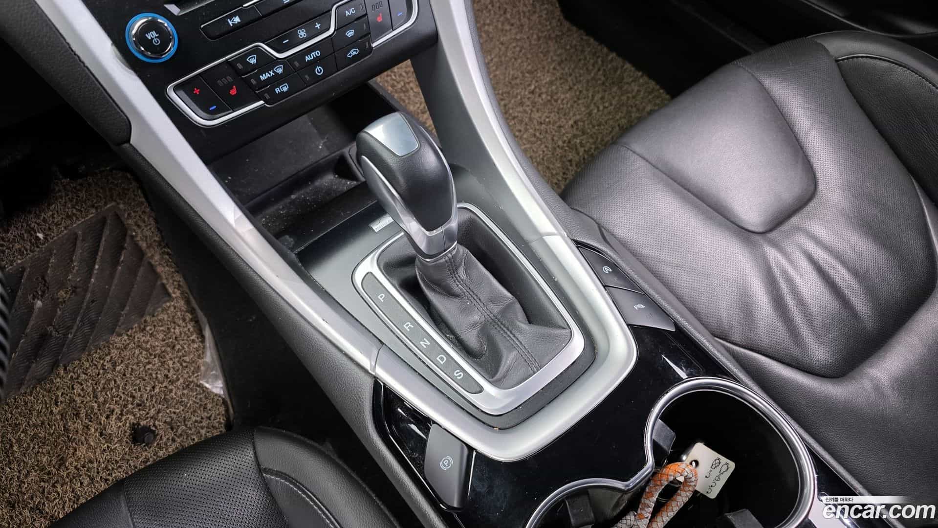 Mondeo Ford 2015.2-INNER-009