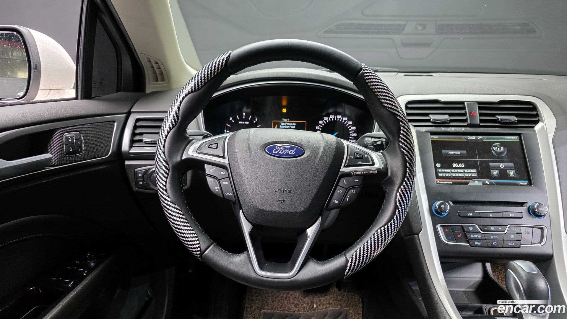 Main__Slider__Photo:Mondeo Ford 2015.2-12