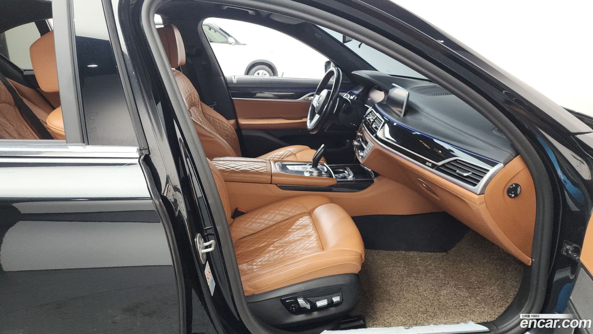 Main__Slider__Photo:7-Series BMW 2021.4-10