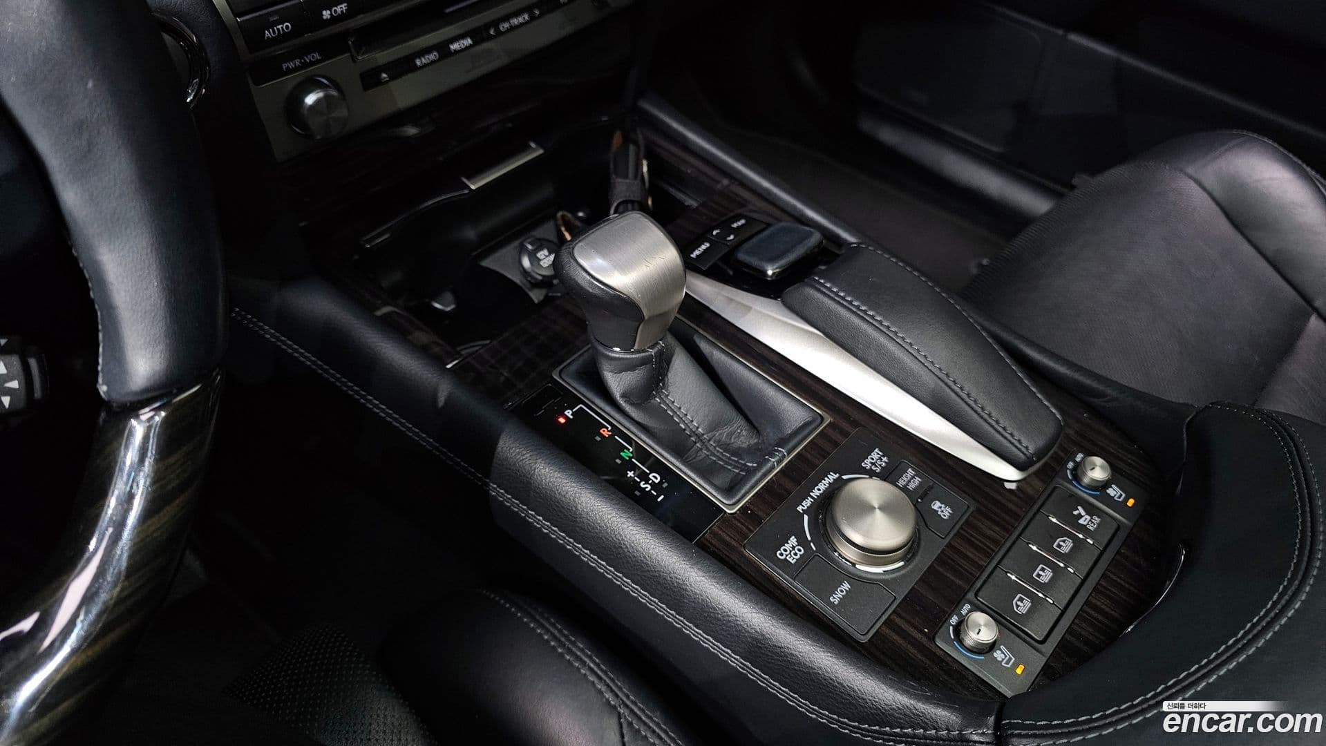 Main__Slider__Photo:LS Lexus 2015.3-8