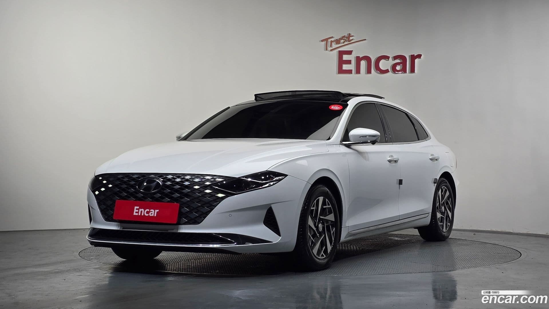 Main__Slider__Photo:Grandeur Hyundai 2020.7-0