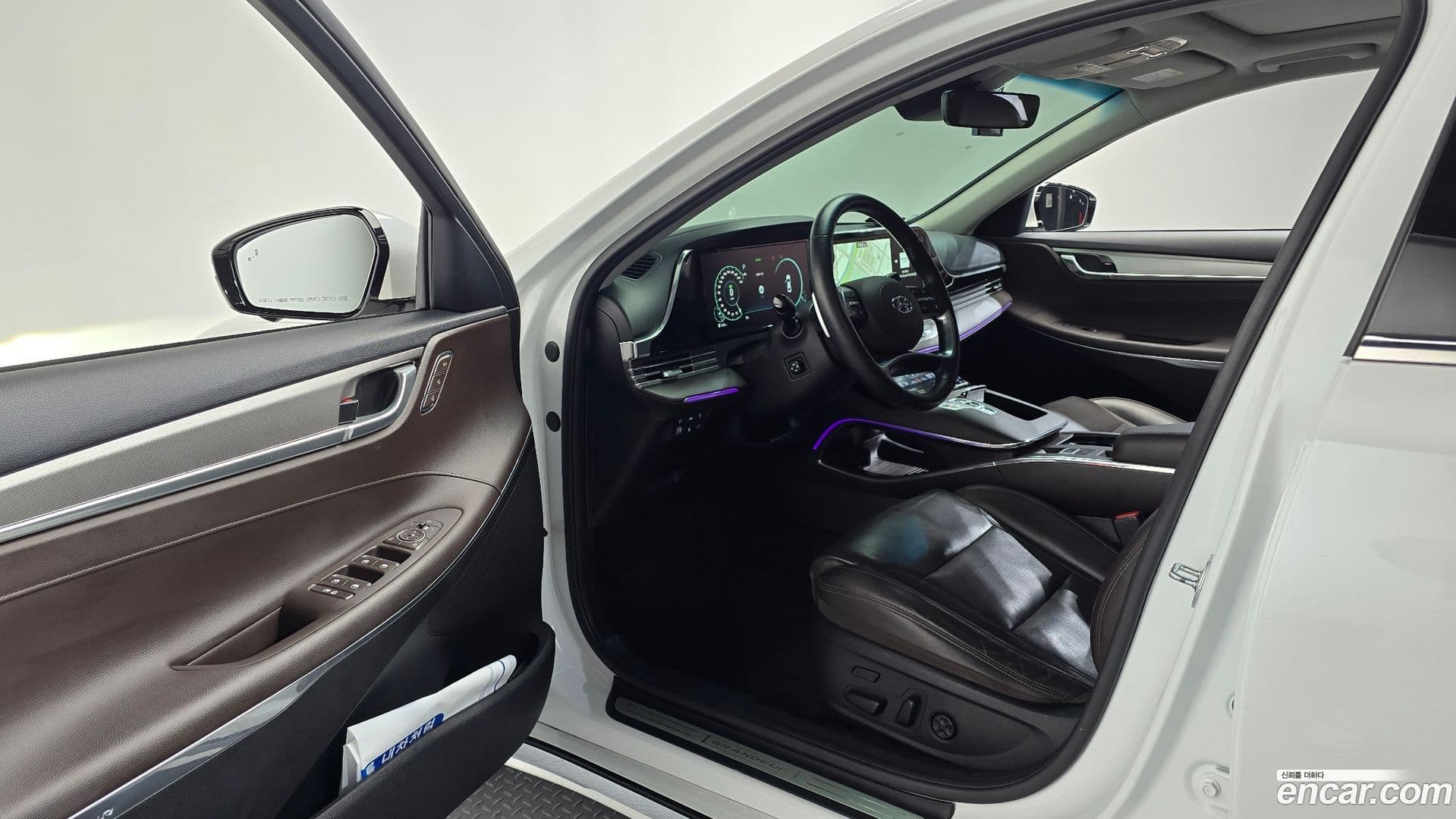 Main__Slider__Photo:Grandeur Hyundai 2020.7-9