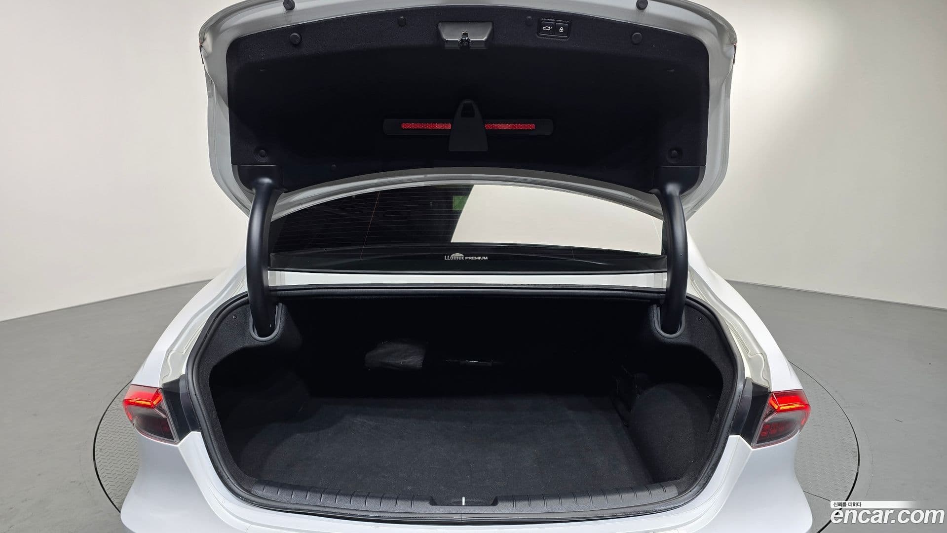 Main__Slider__Photo:Grandeur Hyundai 2020.7-19