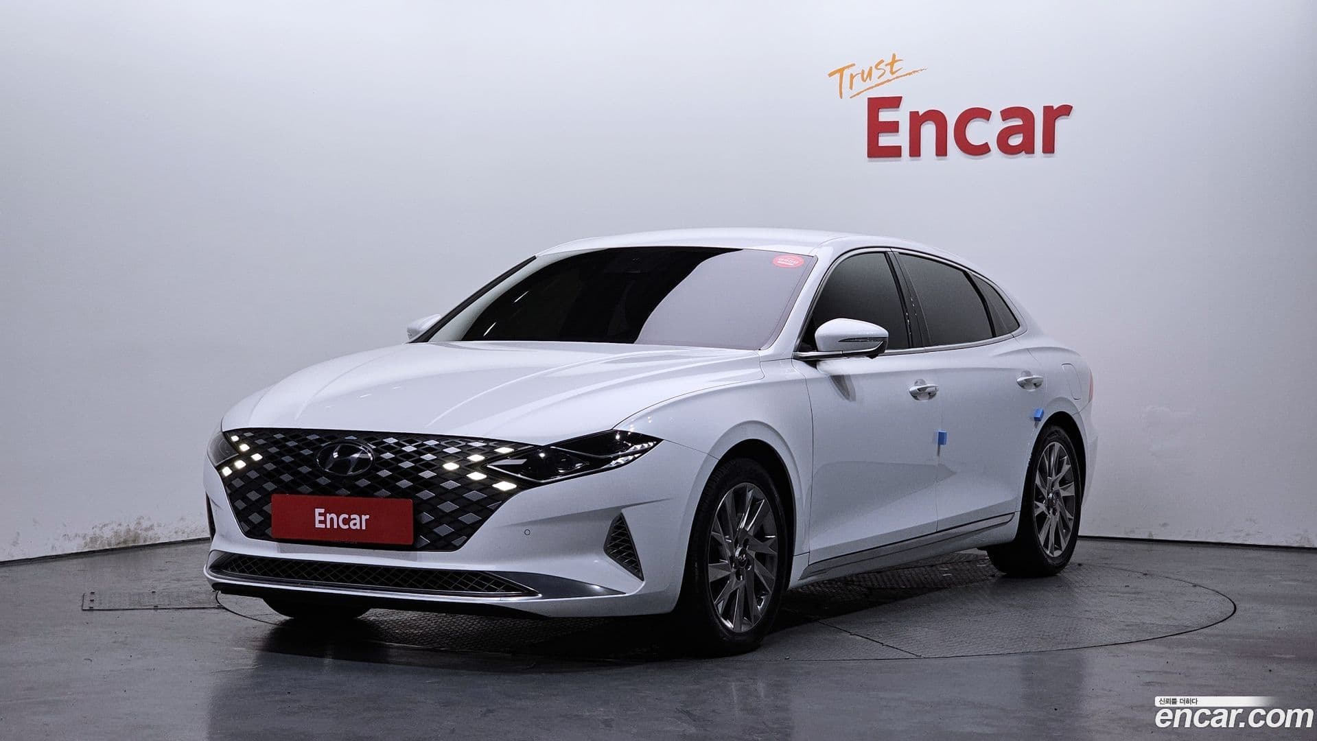 Main__Slider__Photo:Grandeur Hyundai 2019.11-0