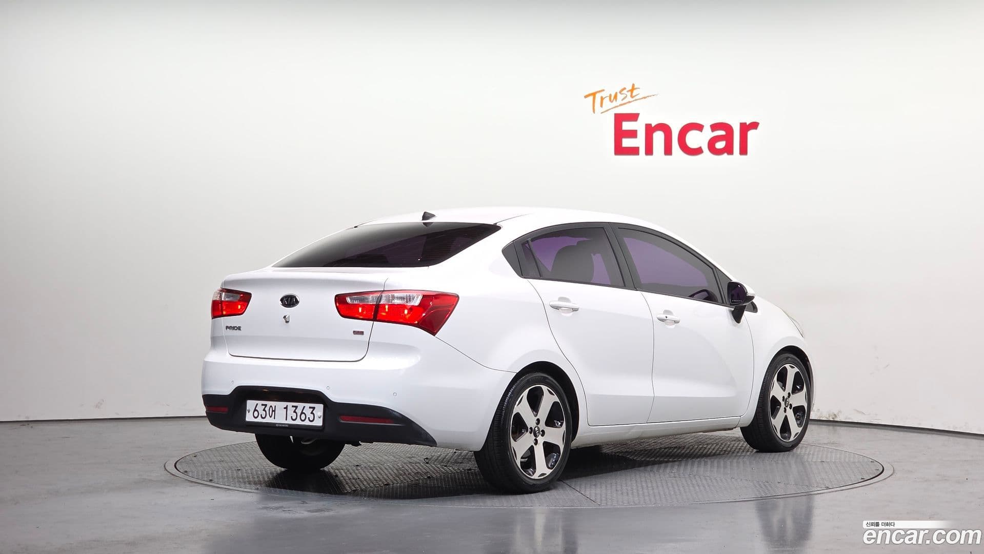 Main__Slider__Photo:pride Kia 2012.5-1