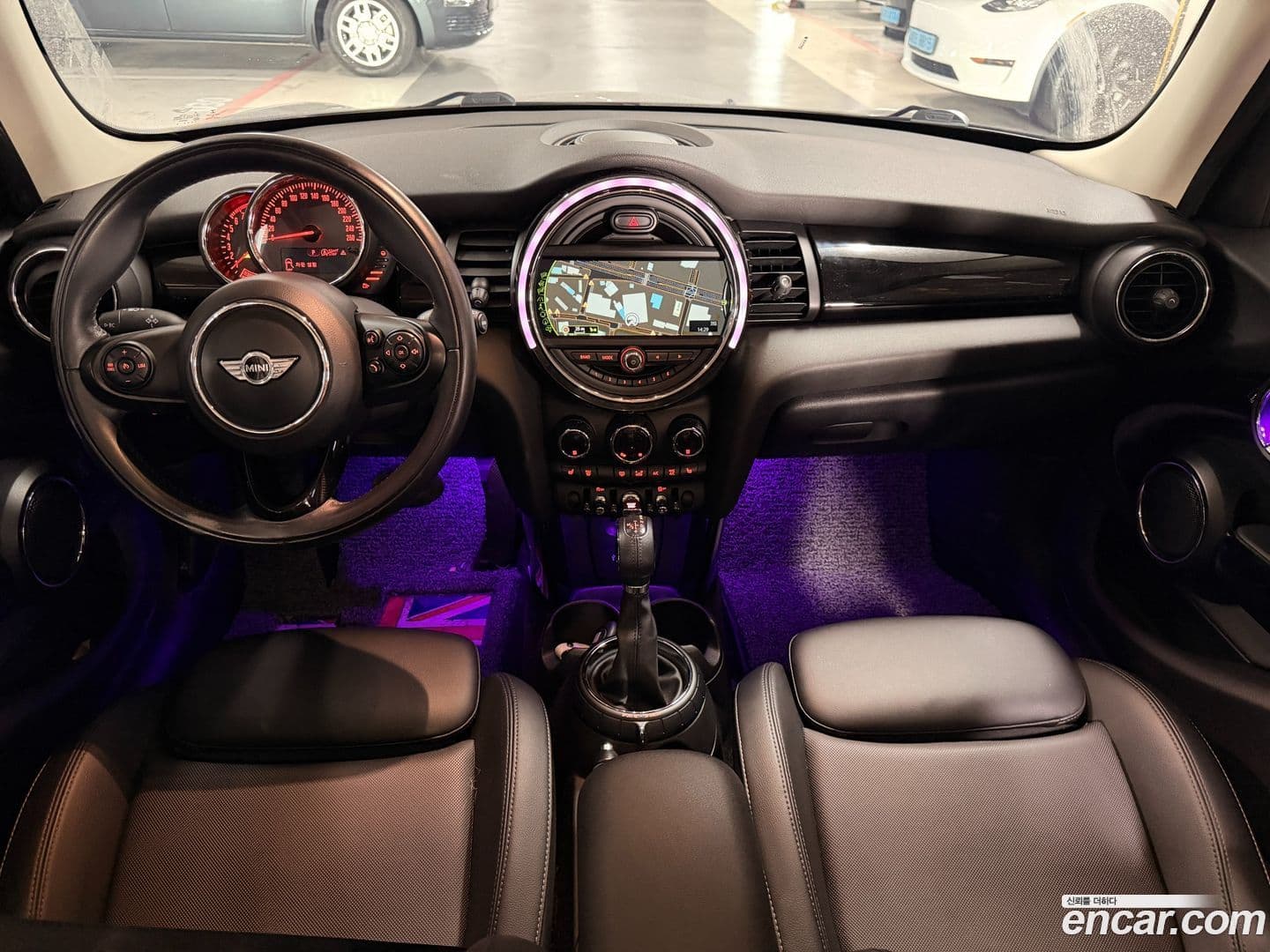 Main__Slider__Photo:Cooper Mini 2016.6-7