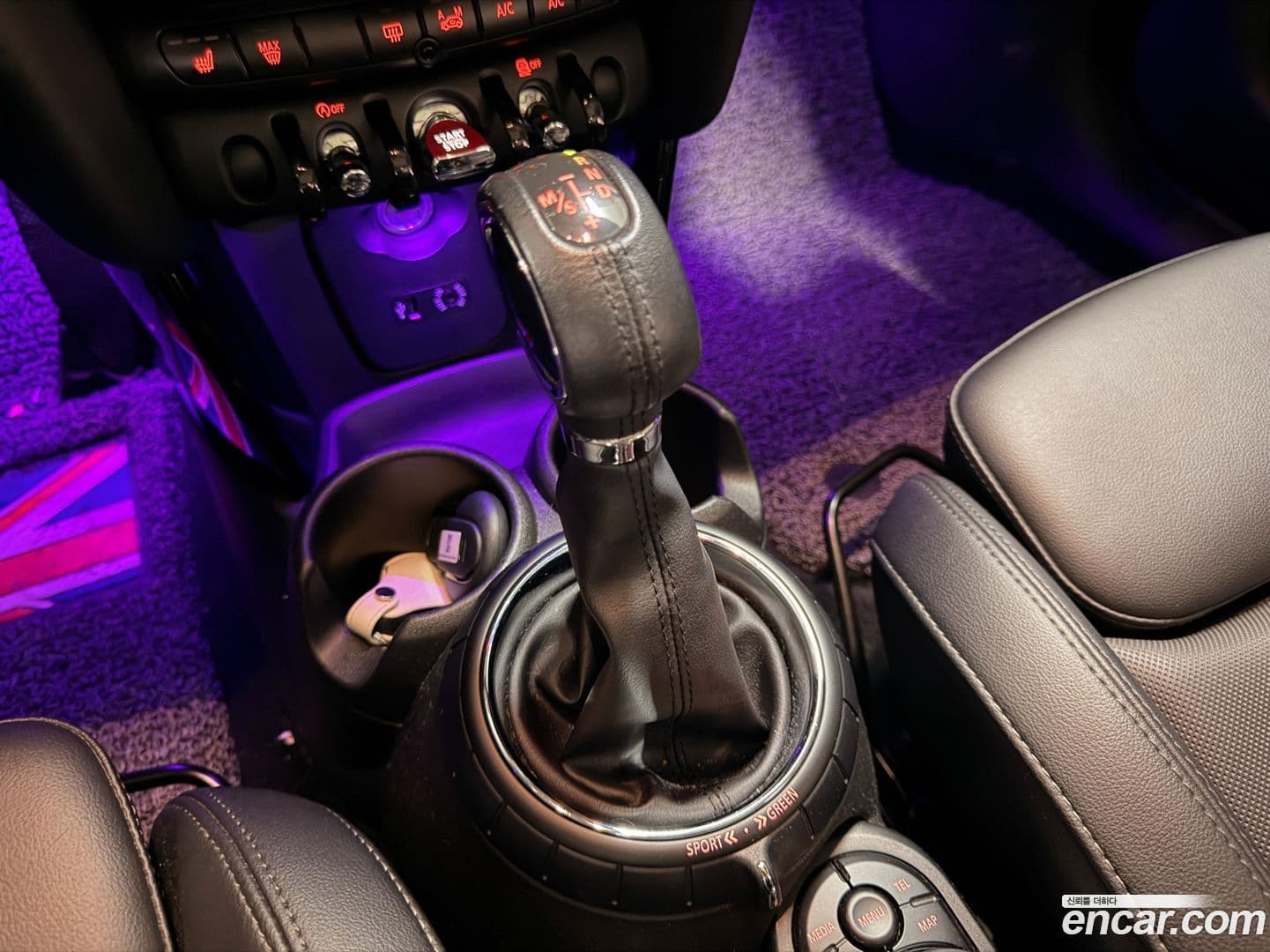 Main__Slider__Photo:Cooper Mini 2016.6-8