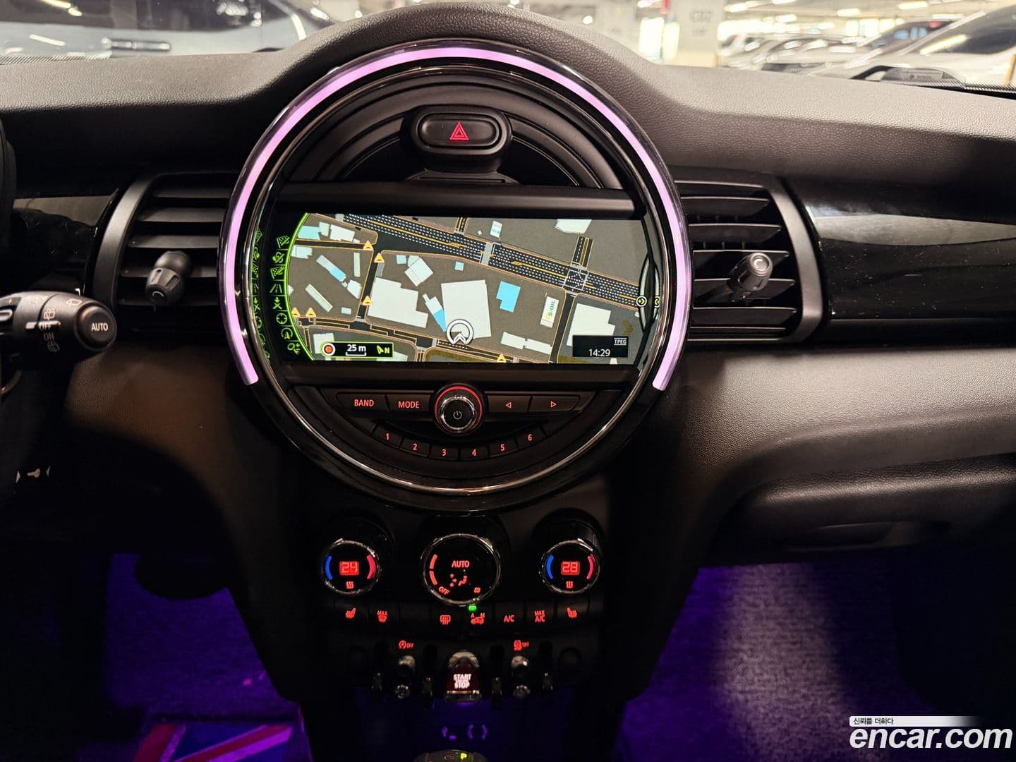 Main__Slider__Photo:Cooper Mini 2016.6-9