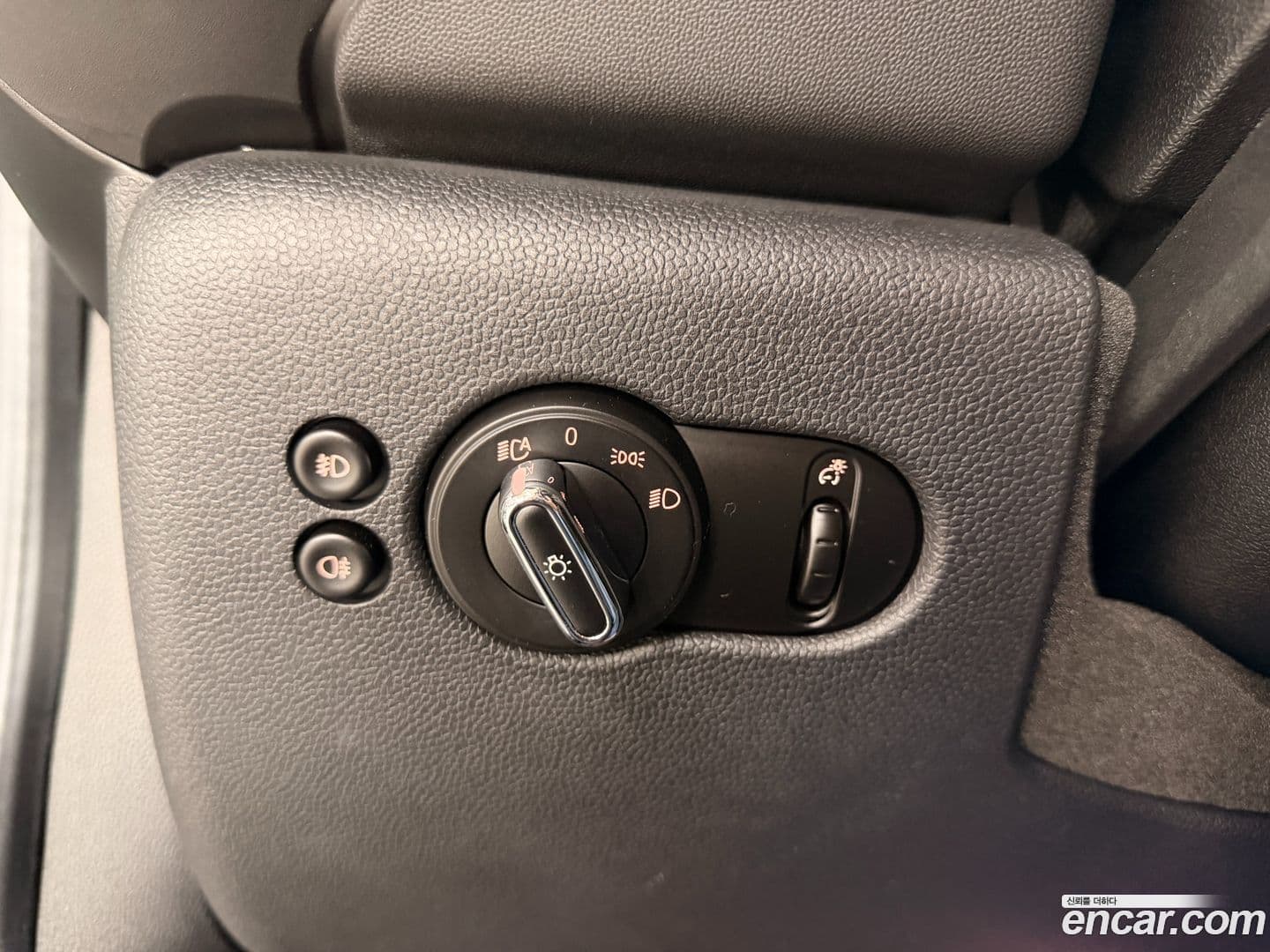 Main__Slider__Photo:Cooper Mini 2016.6-13