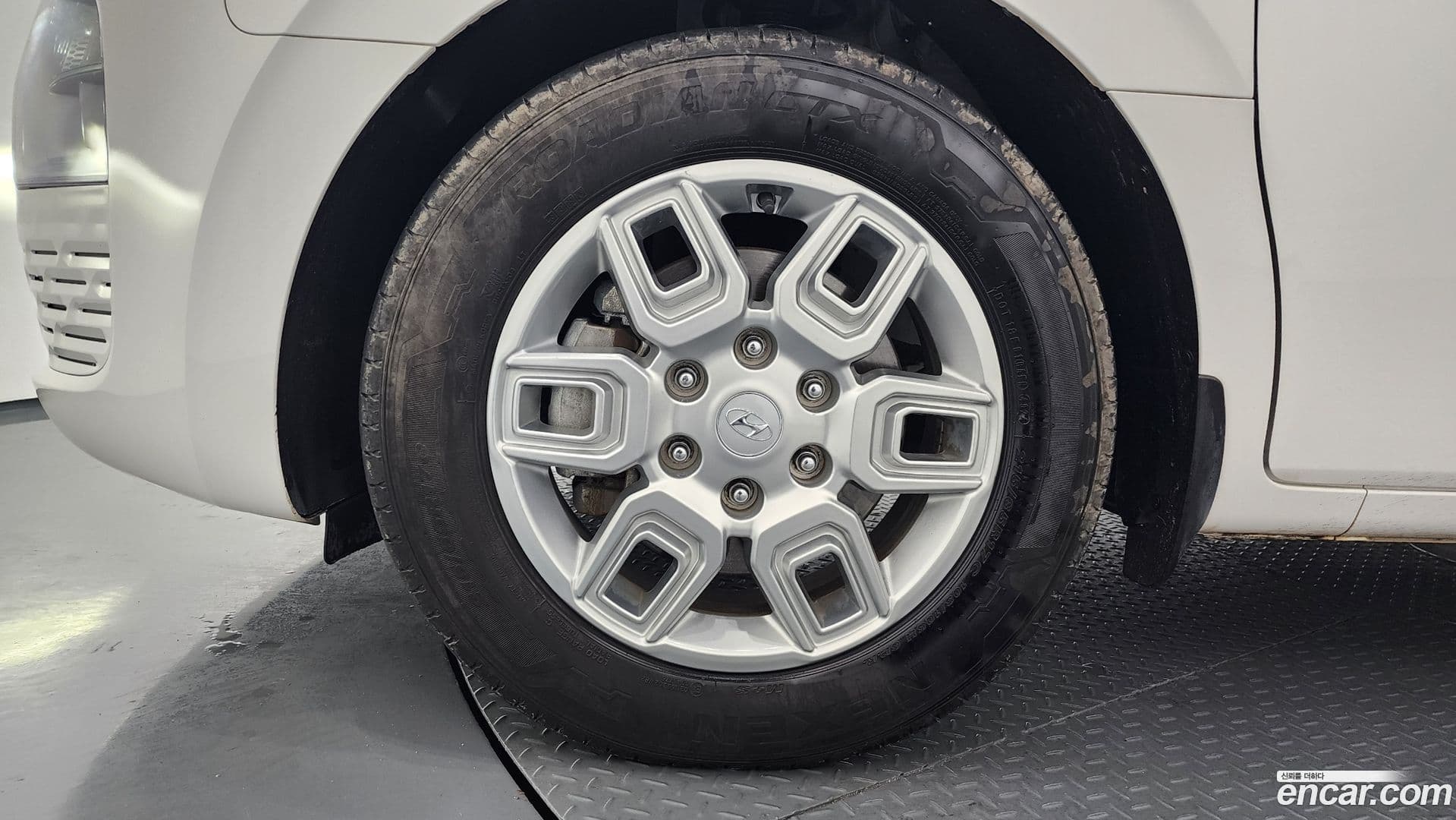 Main__Slider__Photo:Staria Hyundai 2023.3-4