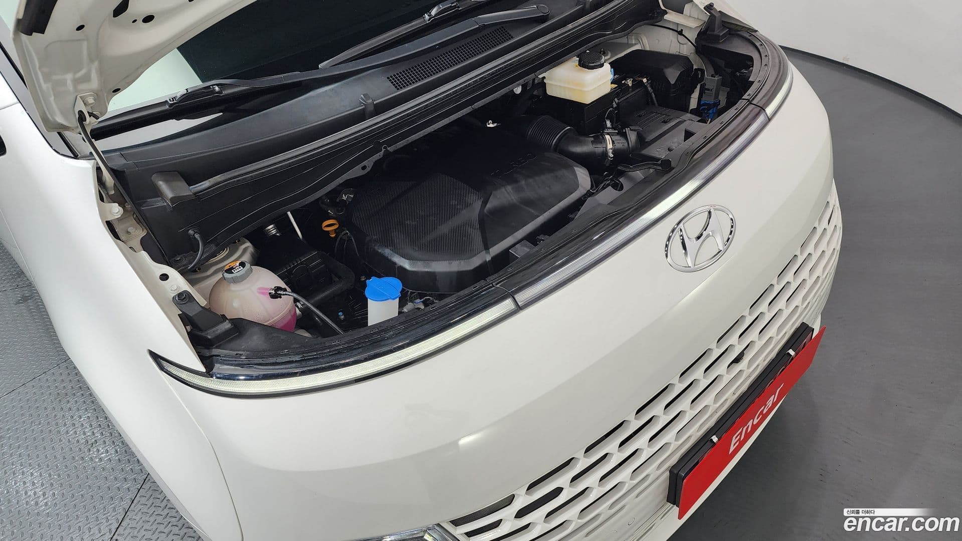 Main__Slider__Photo:Staria Hyundai 2023.3-5