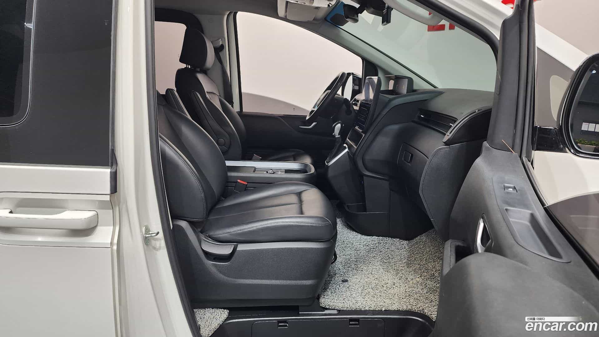 Staria Hyundai 2023.3-OPTION-015