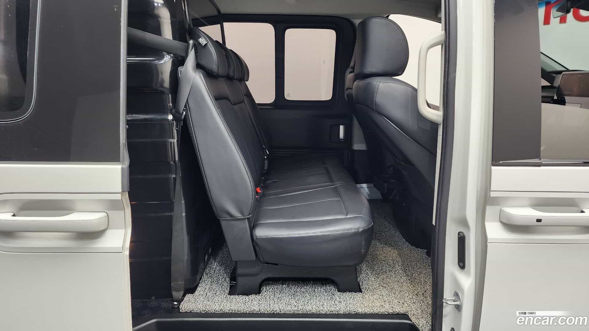 Staria Hyundai 2023.3-OPTION-016