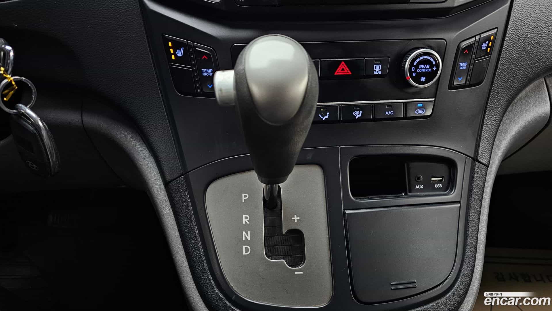 Starex Hyundai 2015.9-INNER-009