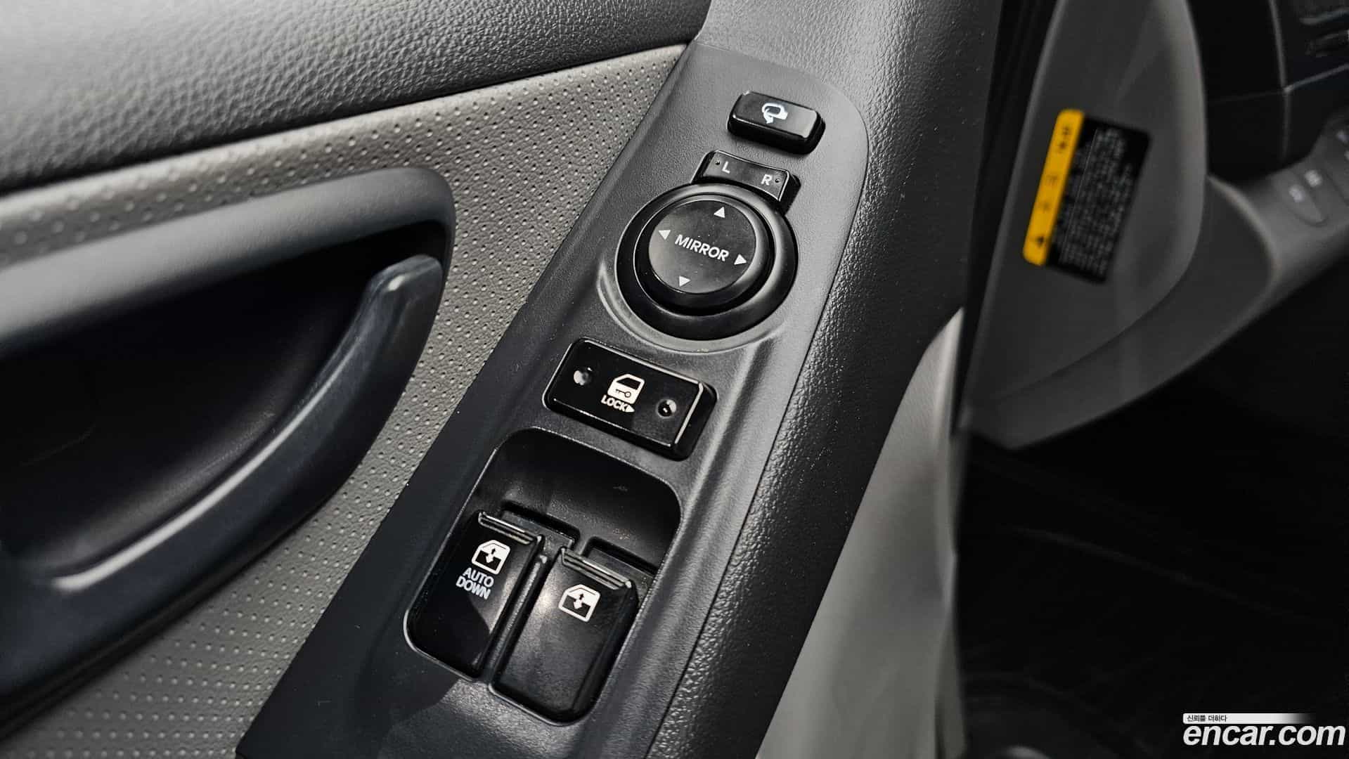 Starex Hyundai 2015.9-OPTION-021