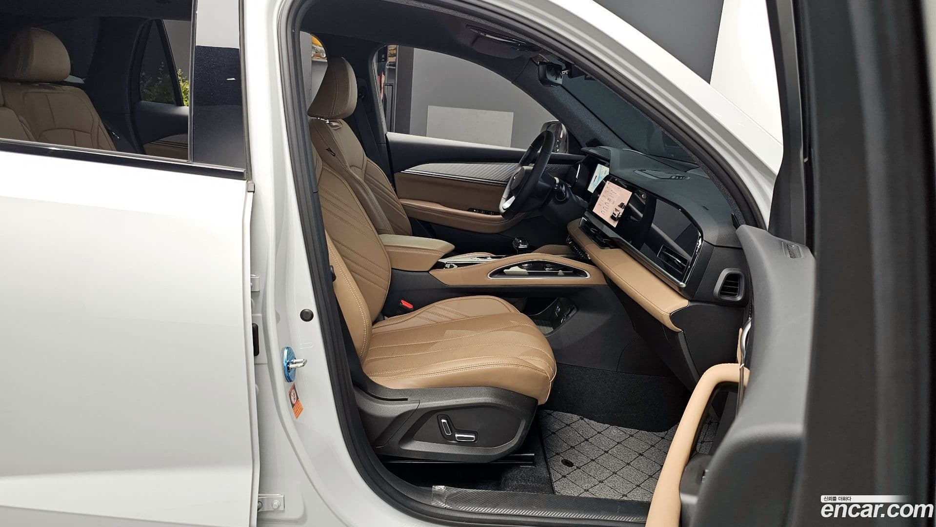 Main__Slider__Photo:Grand Koleos Renault-KoreaSamsung 2024.11-10