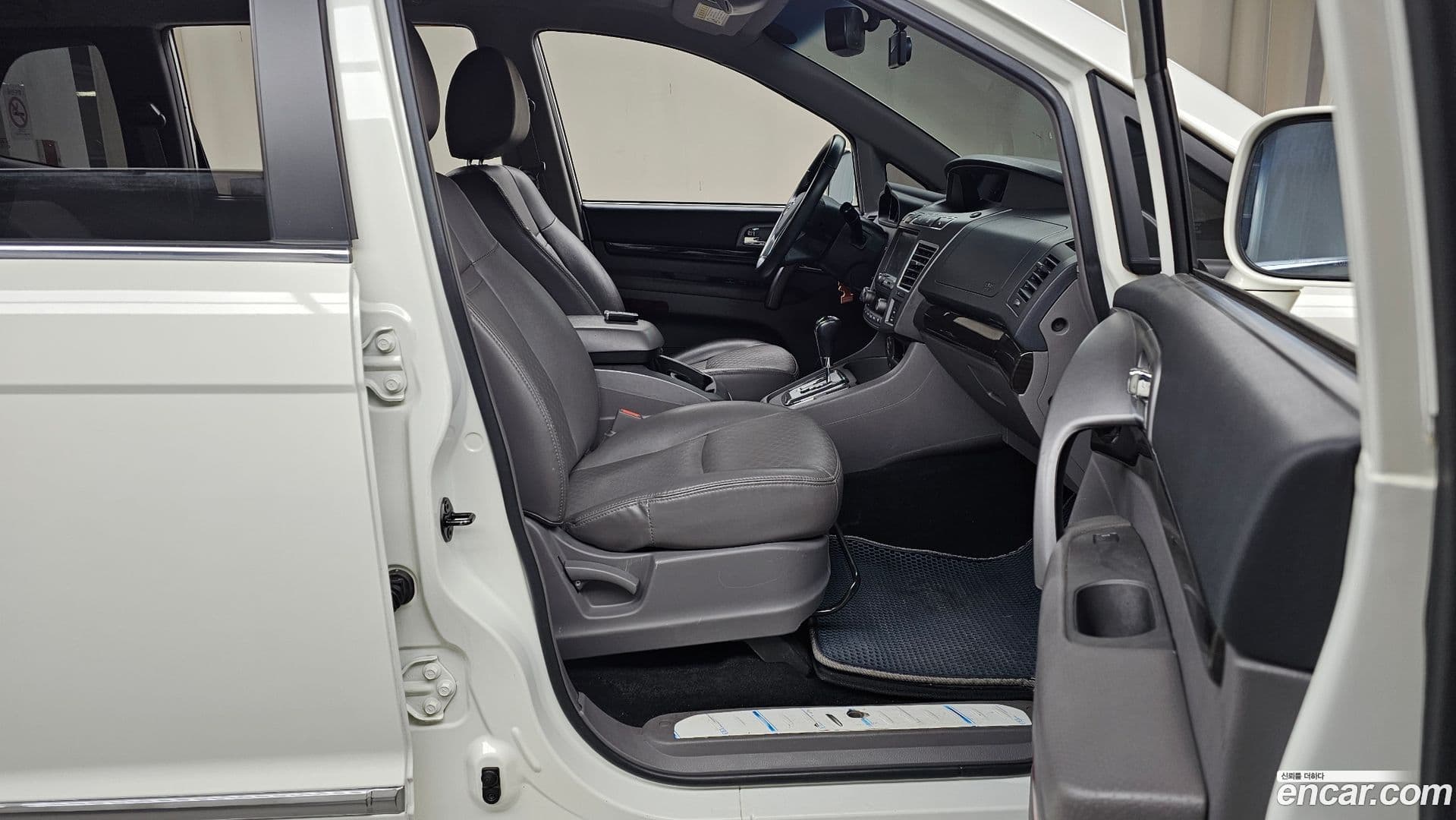 Main__Slider__Photo:KORANDO KG_Mobility_Ssangyong 2016.1-10