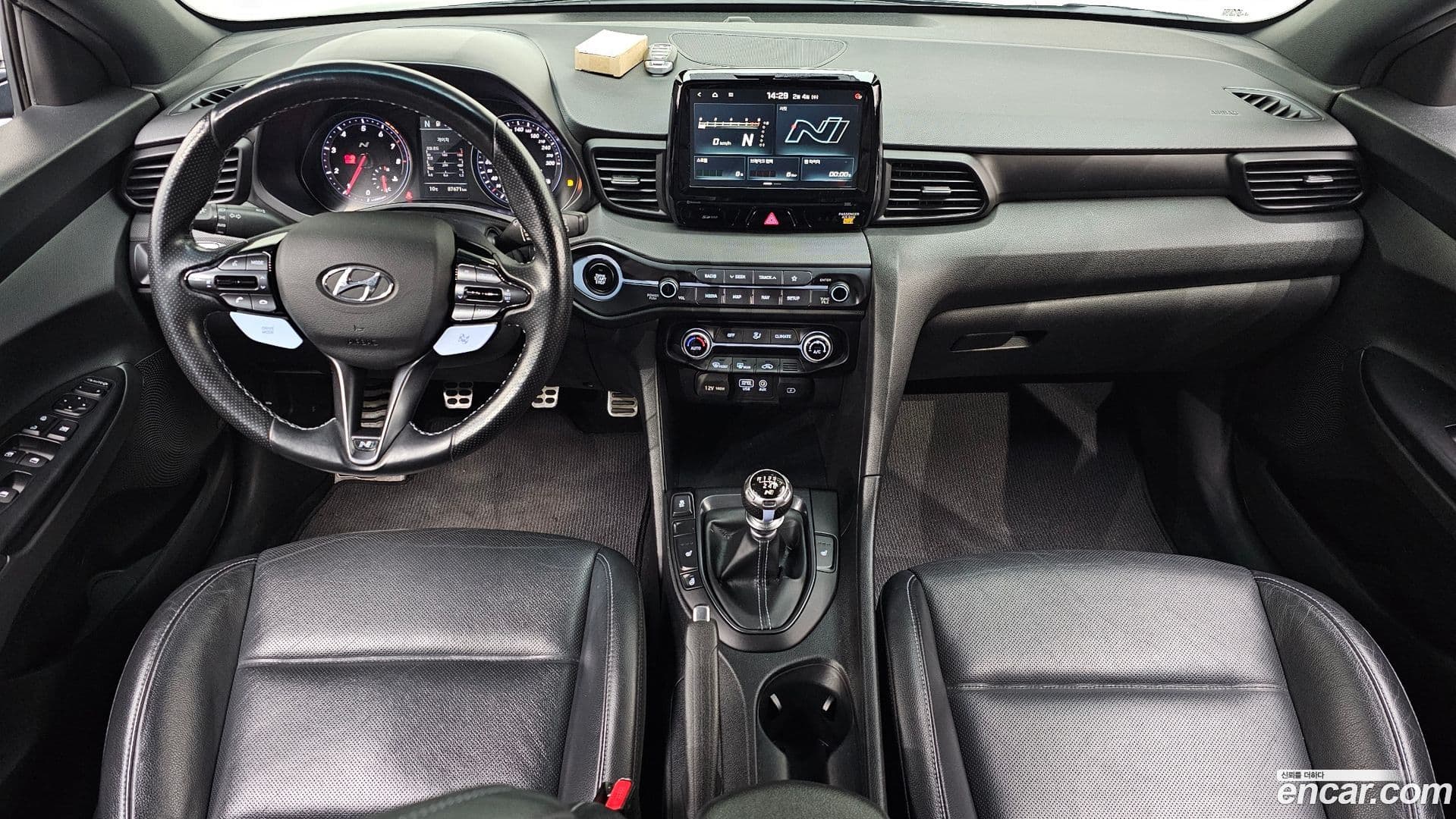 Main__Slider__Photo:Veloster Hyundai 2019.0-6