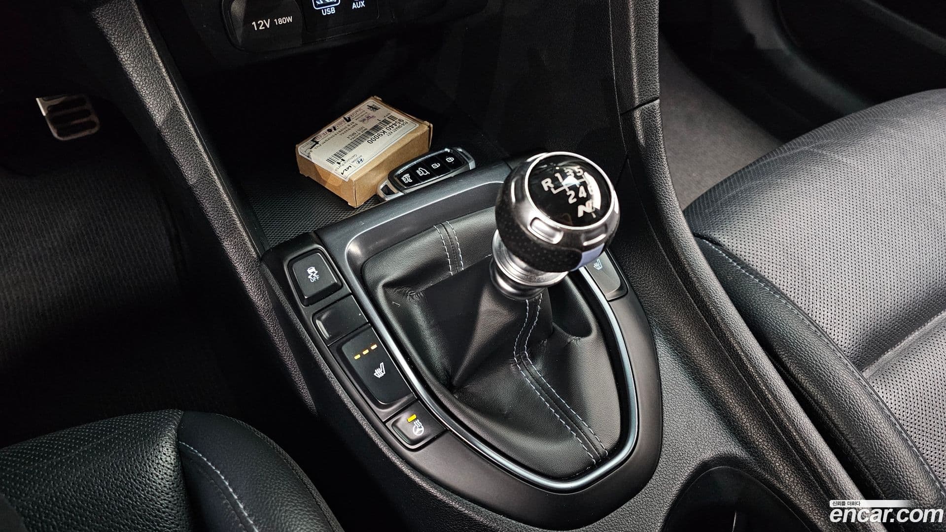 Main__Slider__Photo:Veloster Hyundai 2019.0-8