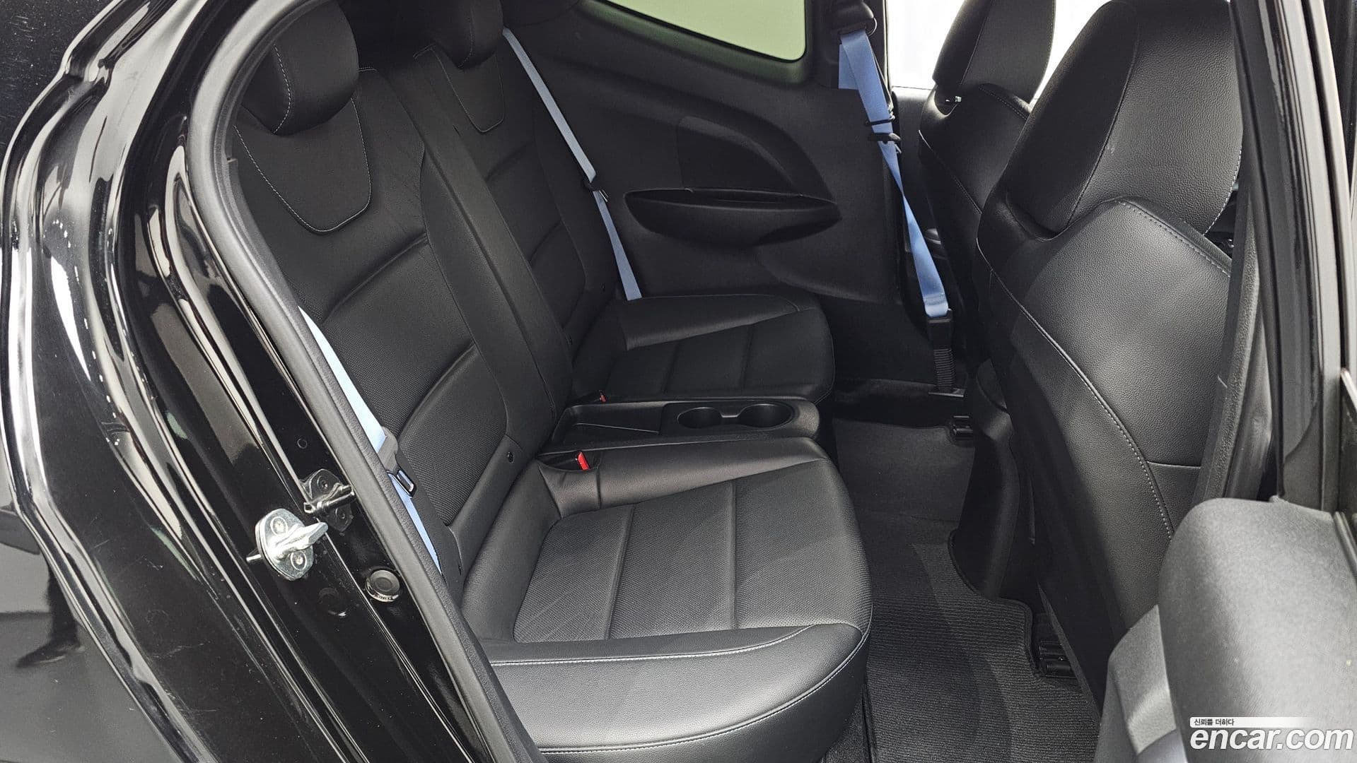 Main__Slider__Photo:Veloster Hyundai 2019.0-11