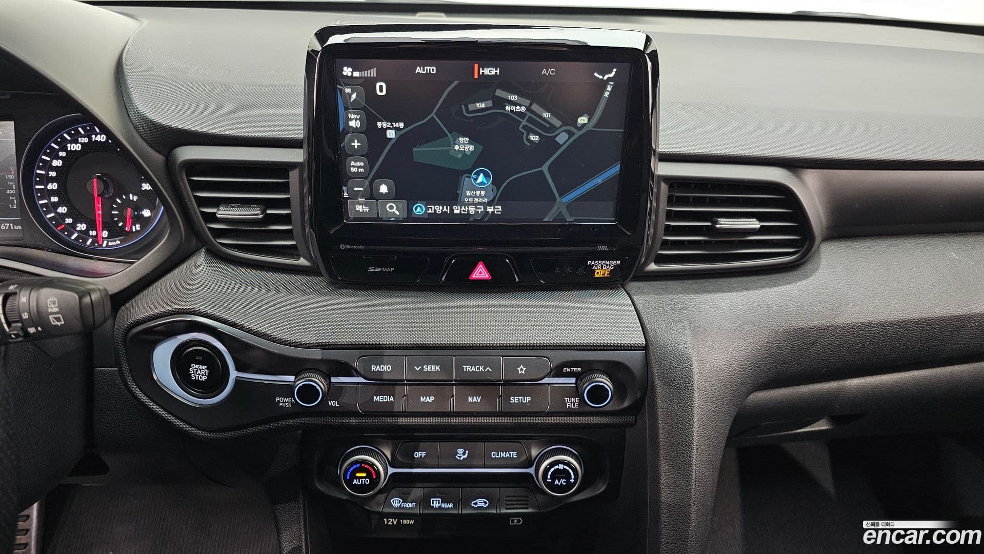 Main__Slider__Photo:Veloster Hyundai 2019.0-13