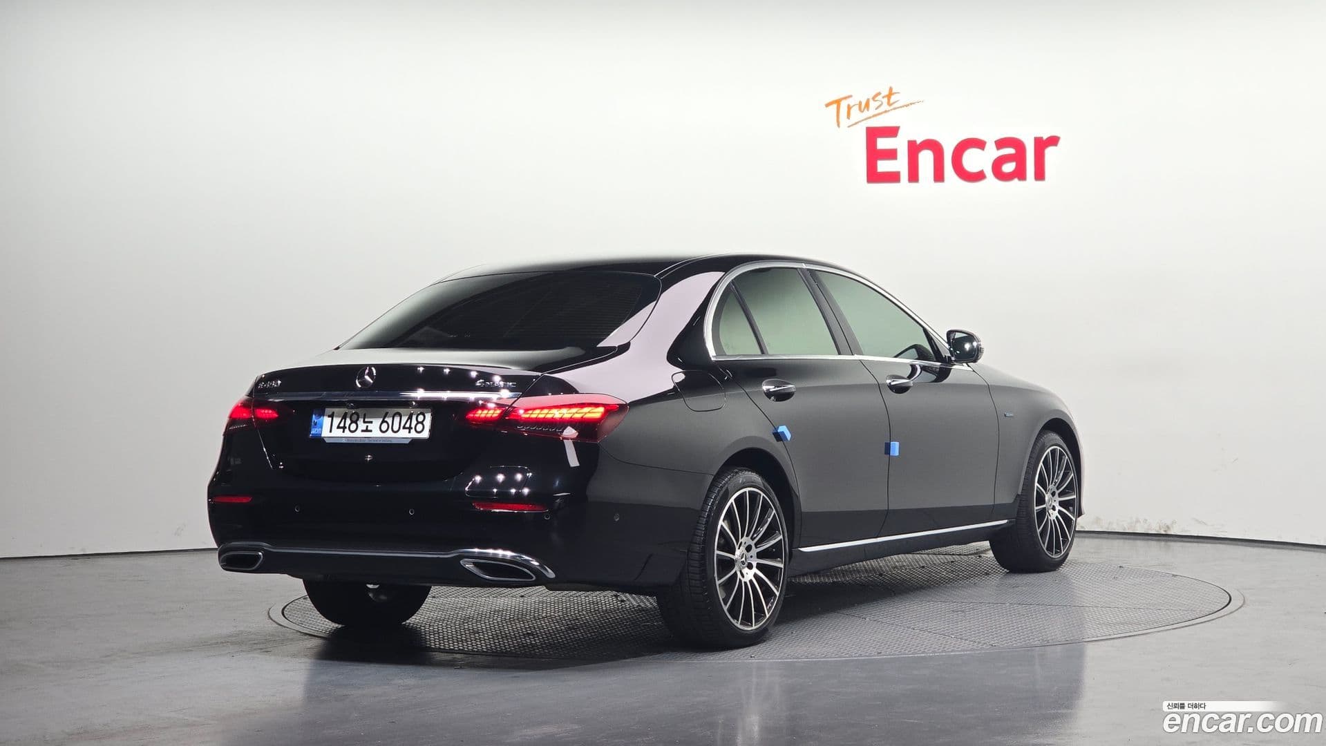 Main__Slider__Photo:E-Class Mercedes-Benz 2021.2-1