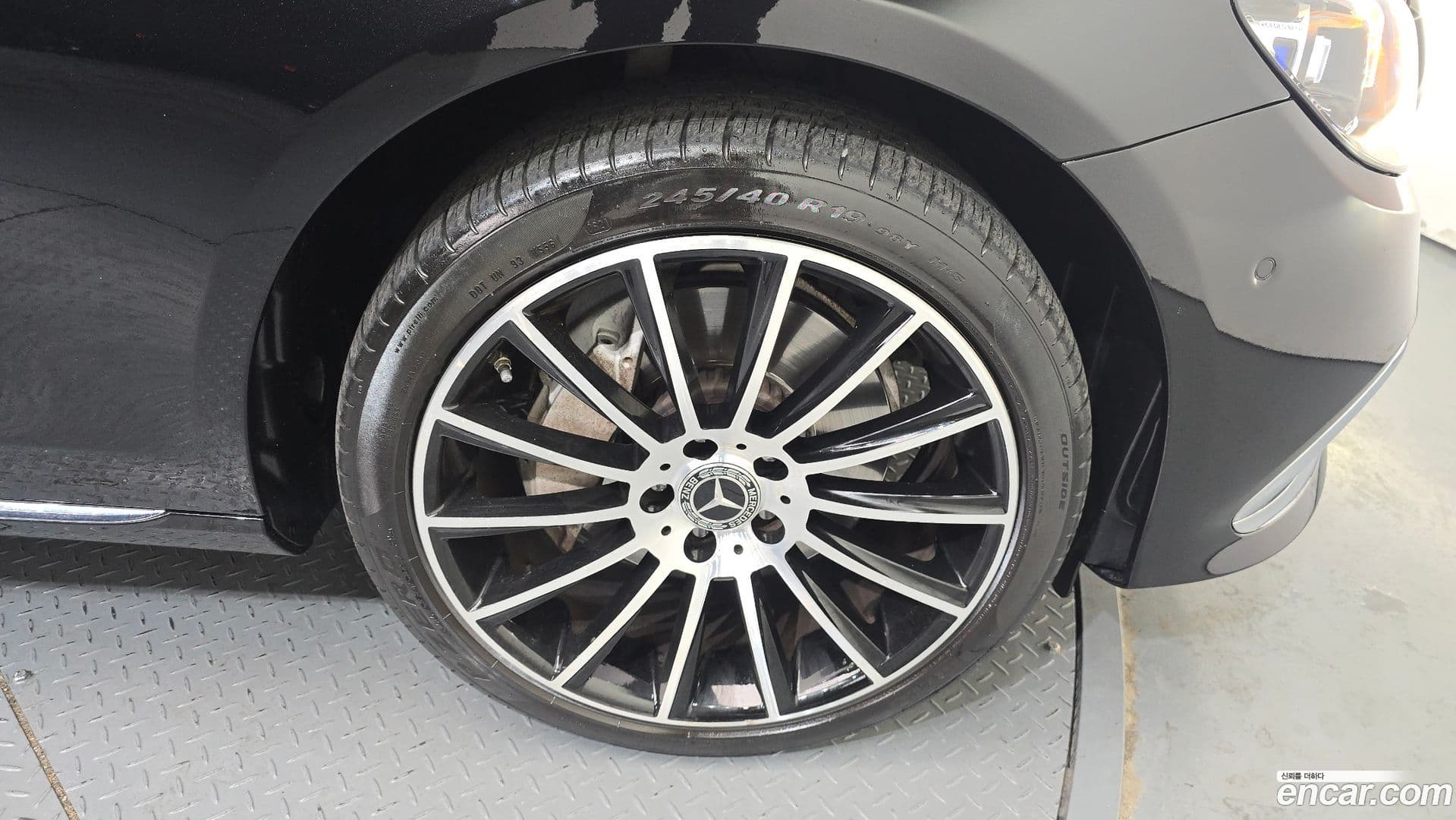 Main__Slider__Photo:E-Class Mercedes-Benz 2021.2-4