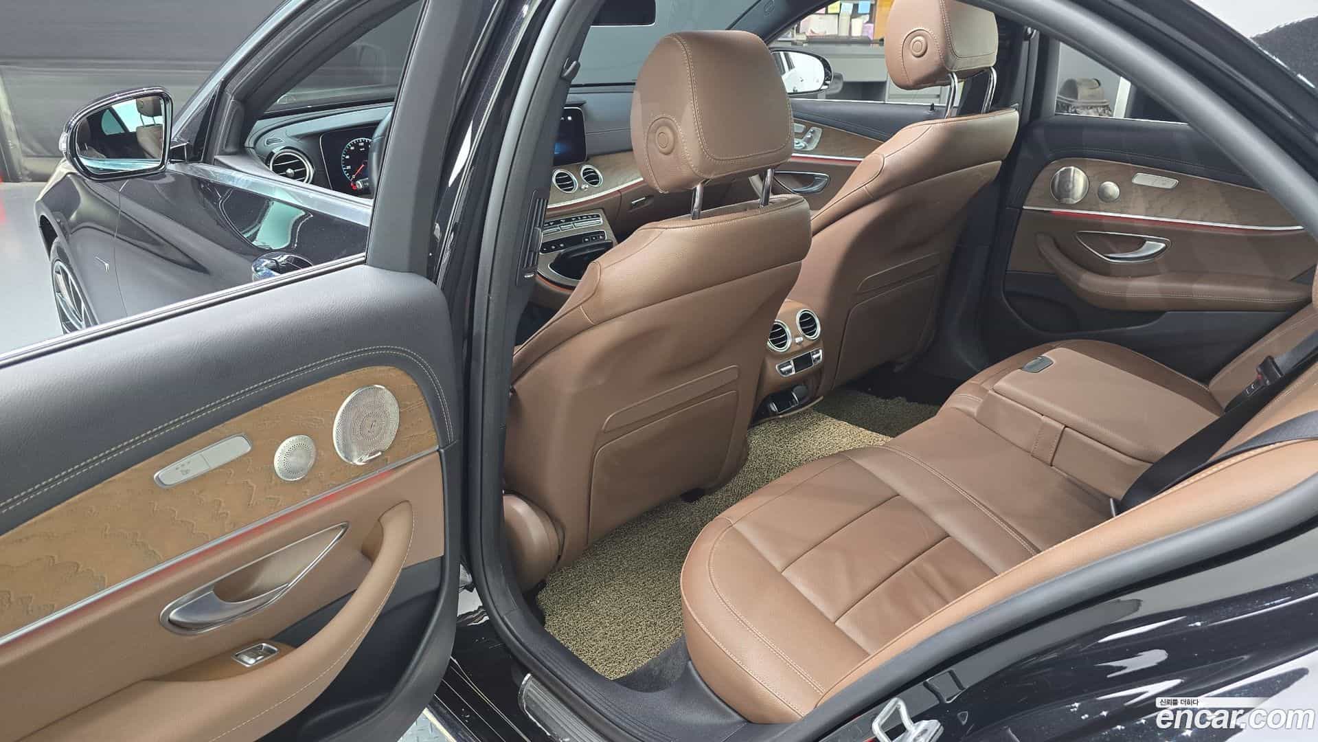 E-Class Mercedes-Benz 2021.2-OPTION-015