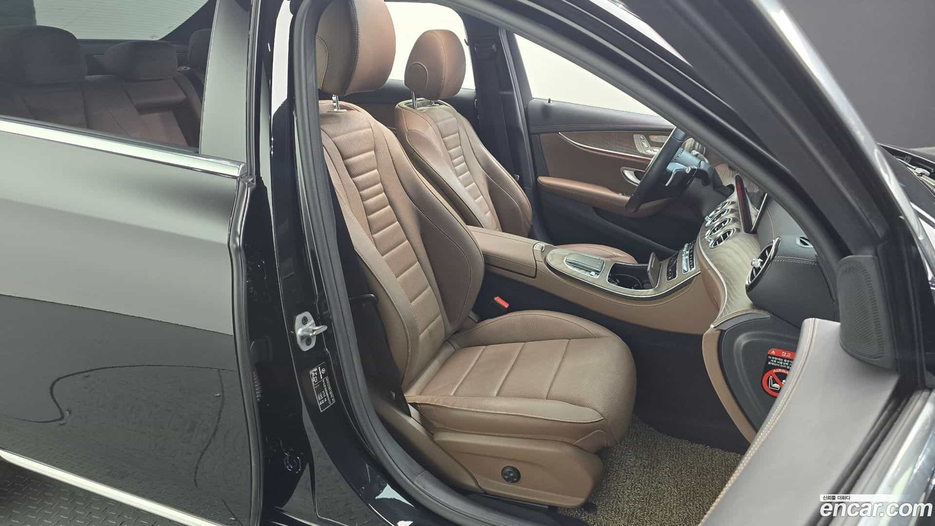 E-Class Mercedes-Benz 2021.2-OPTION-016