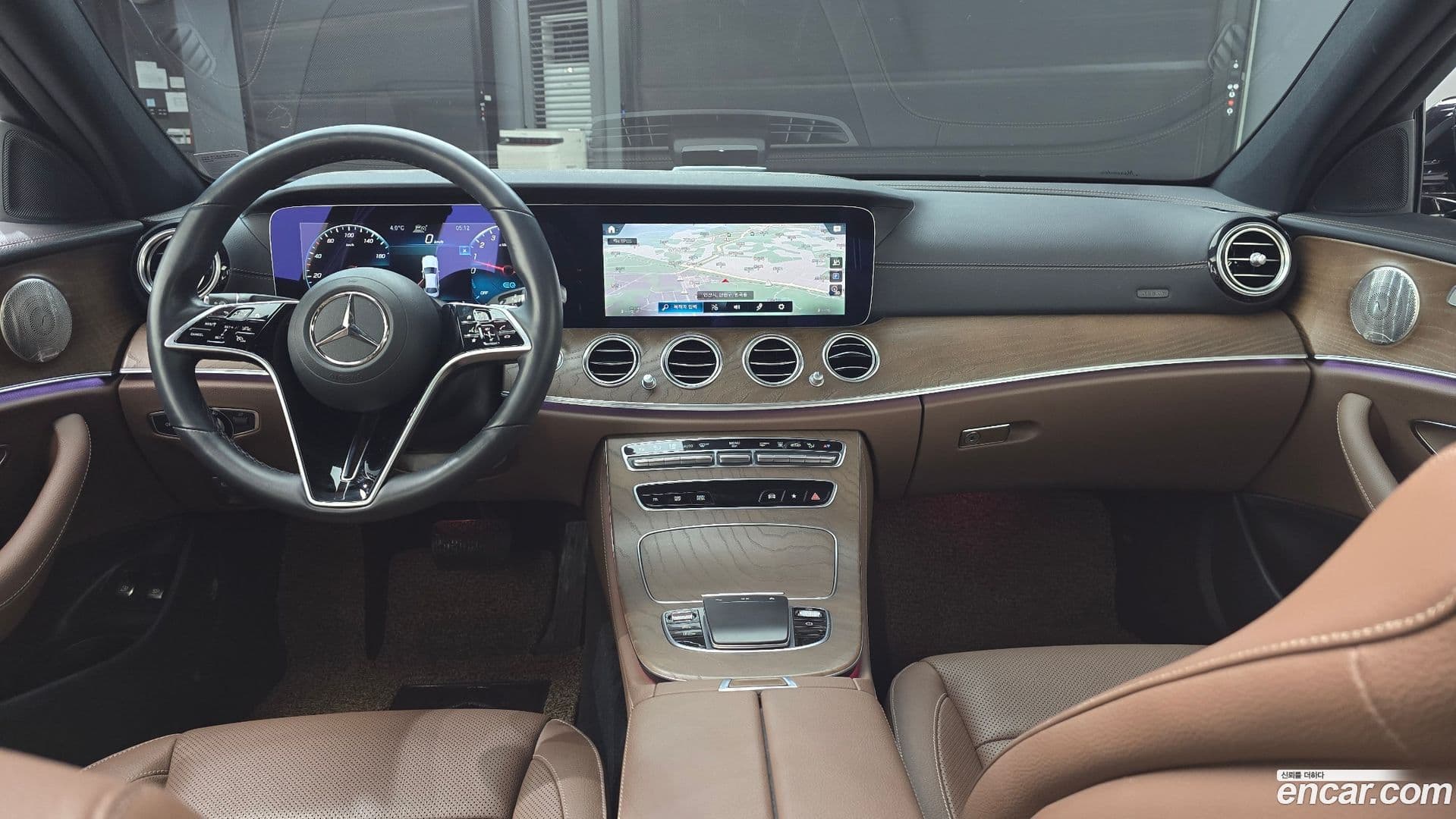 Main__Slider__Photo:E-Class Mercedes-Benz 2021.2-17