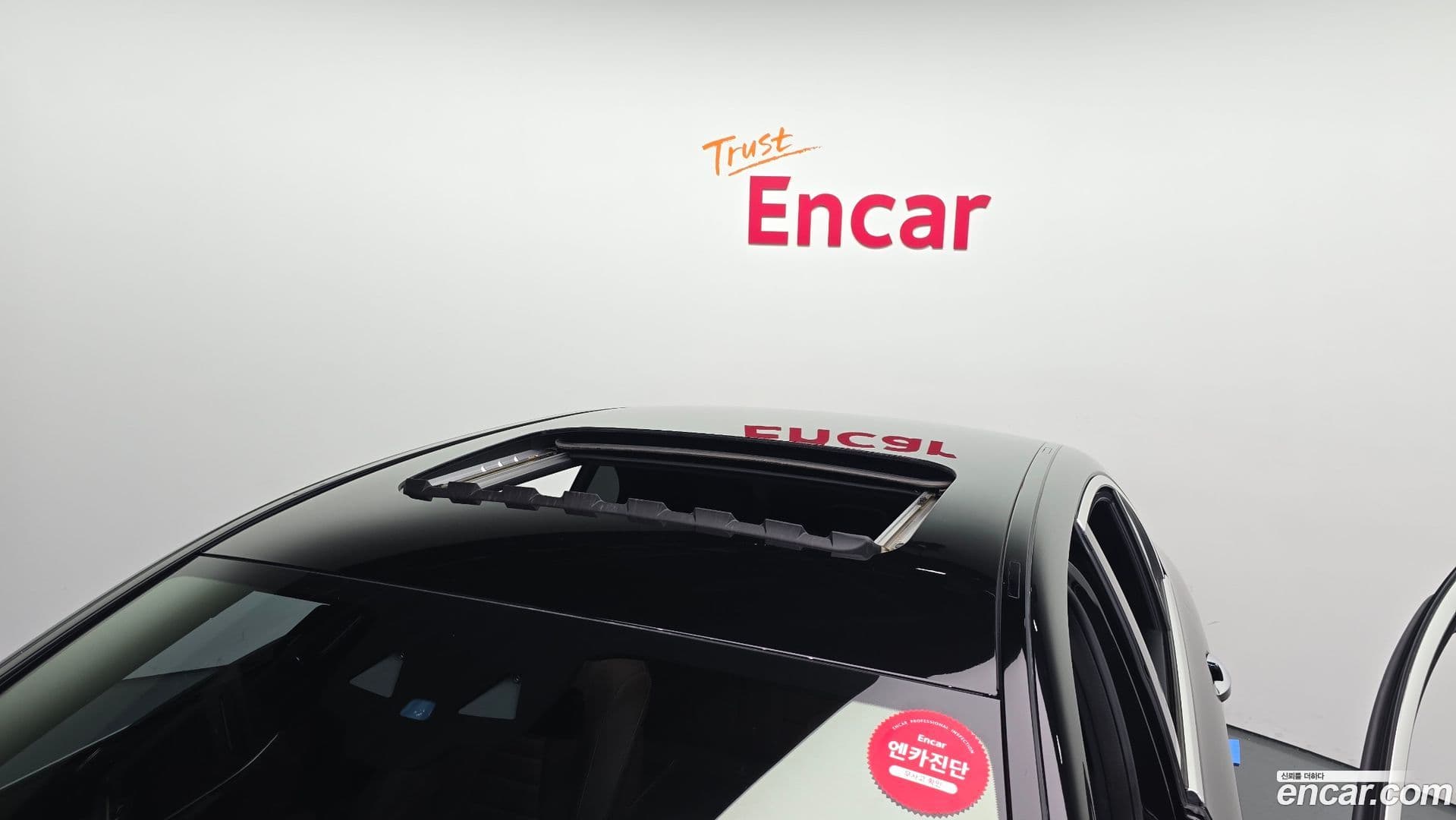 Main__Slider__Photo:E-Class Mercedes-Benz 2021.2-19