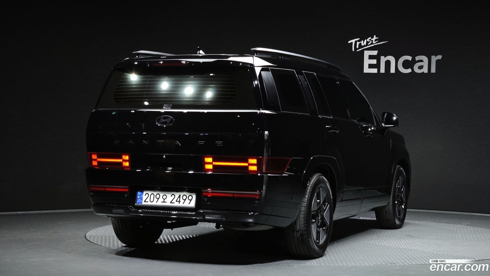 Main__Slider__Photo:Santafe Hyundai 2023.11-1