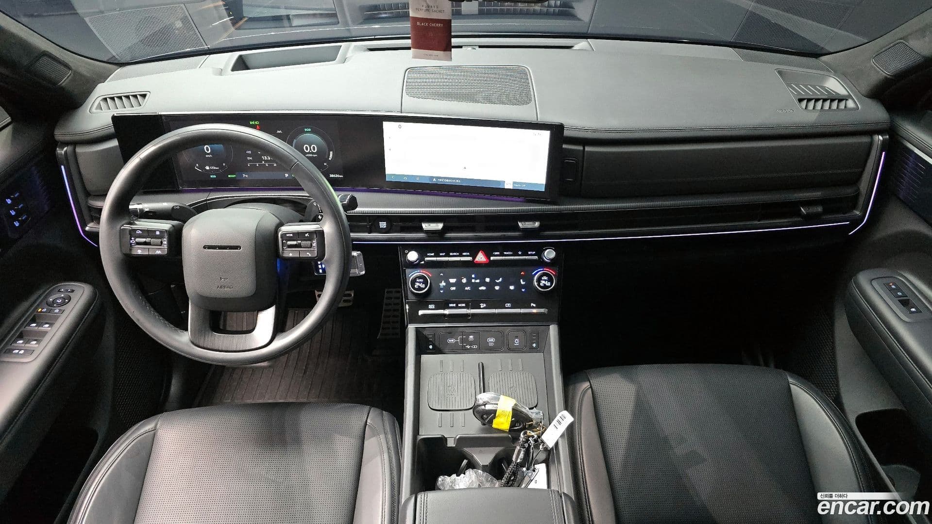 Main__Slider__Photo:Santafe Hyundai 2023.11-6