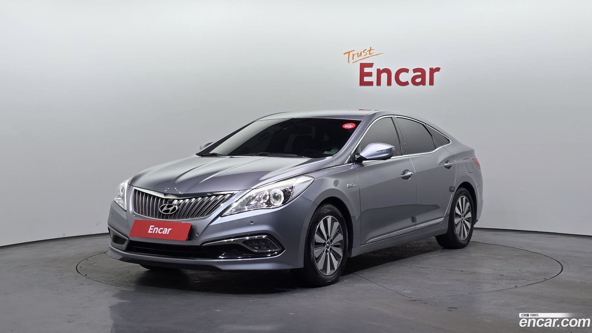 Main__Slider__Photo:Grandeur Hyundai 2016.1-0