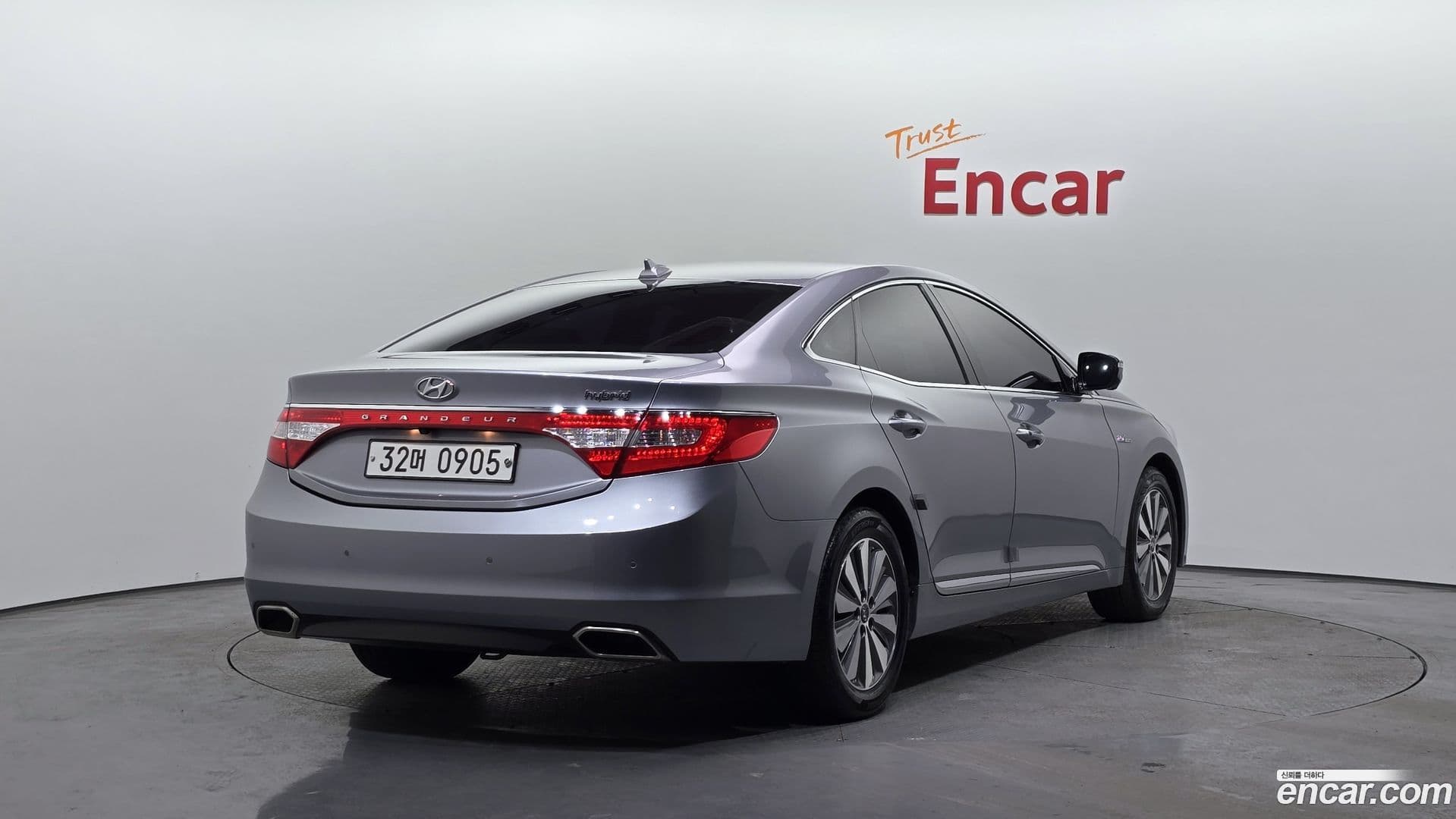 Main__Slider__Photo:Grandeur Hyundai 2016.1-1