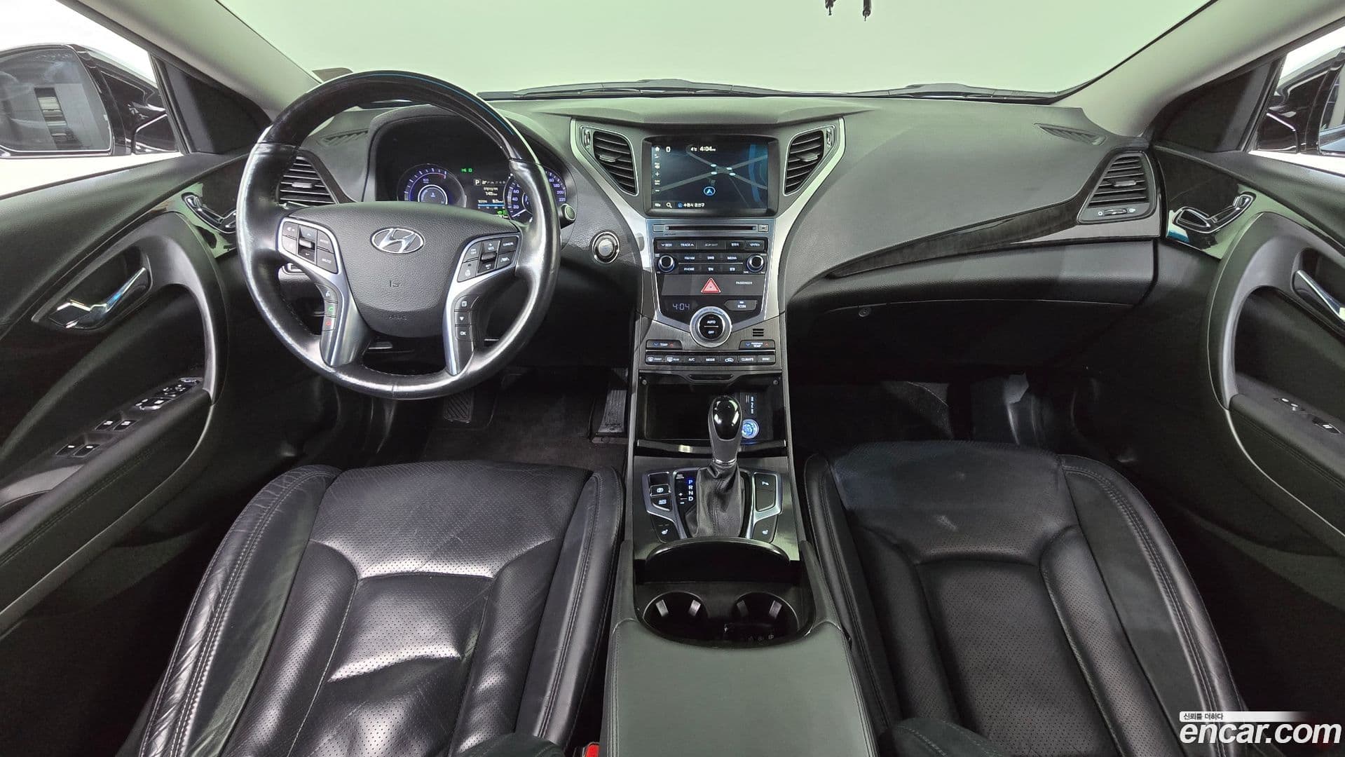 Main__Slider__Photo:Grandeur Hyundai 2016.1-6