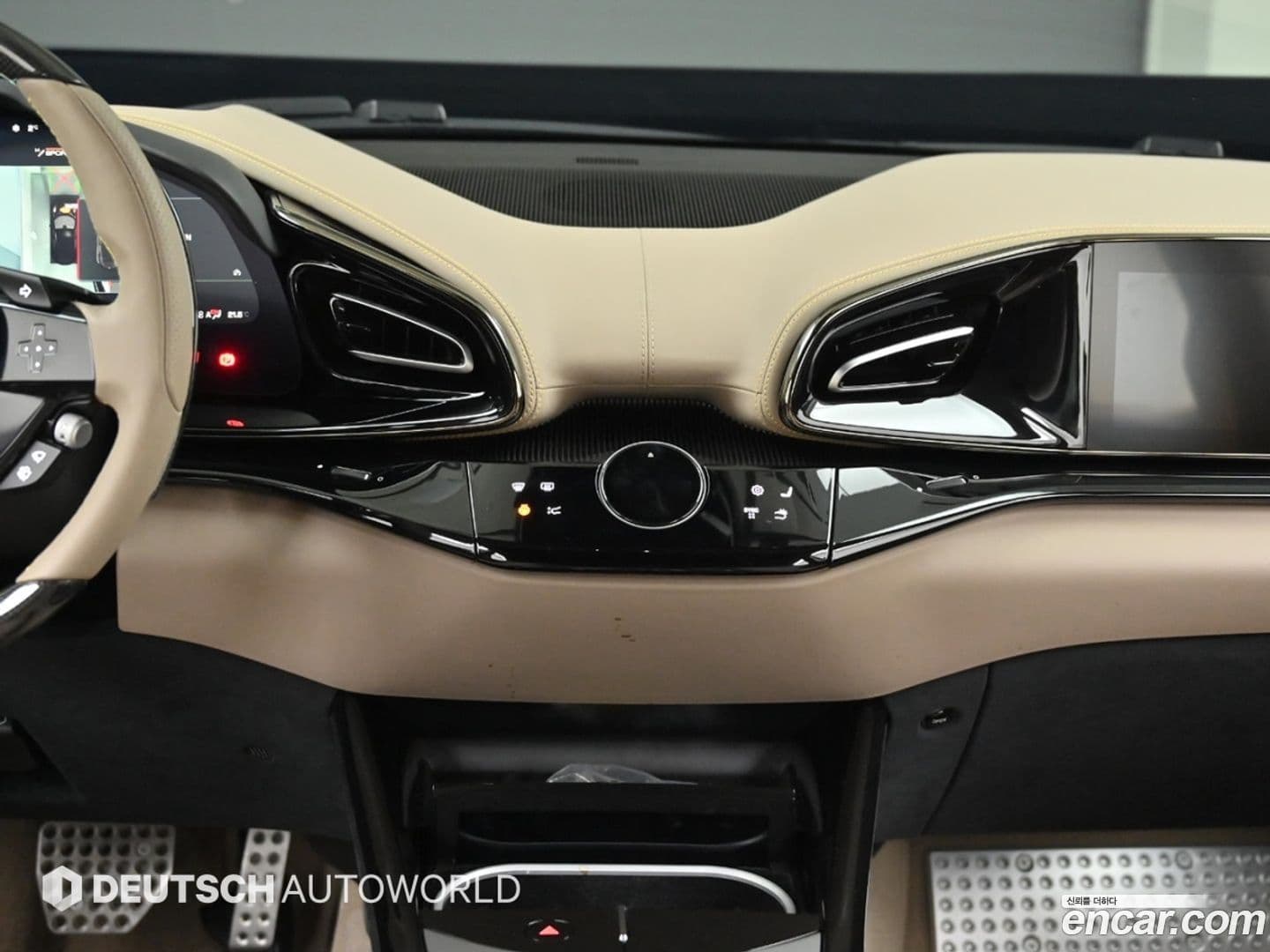 Main__Slider__Photo:Purosangue Ferrari 2025.5-13