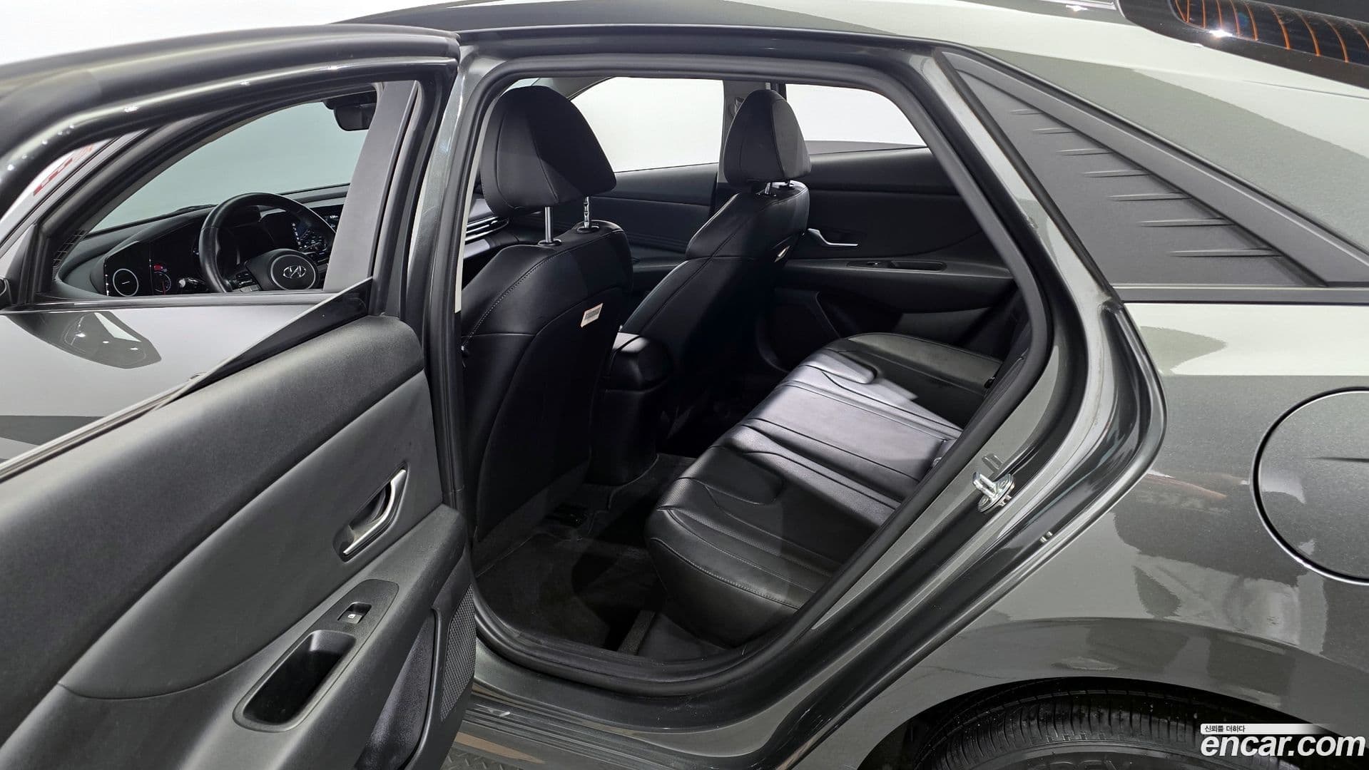 Main__Slider__Photo:AVANTE Hyundai 2021.1-10