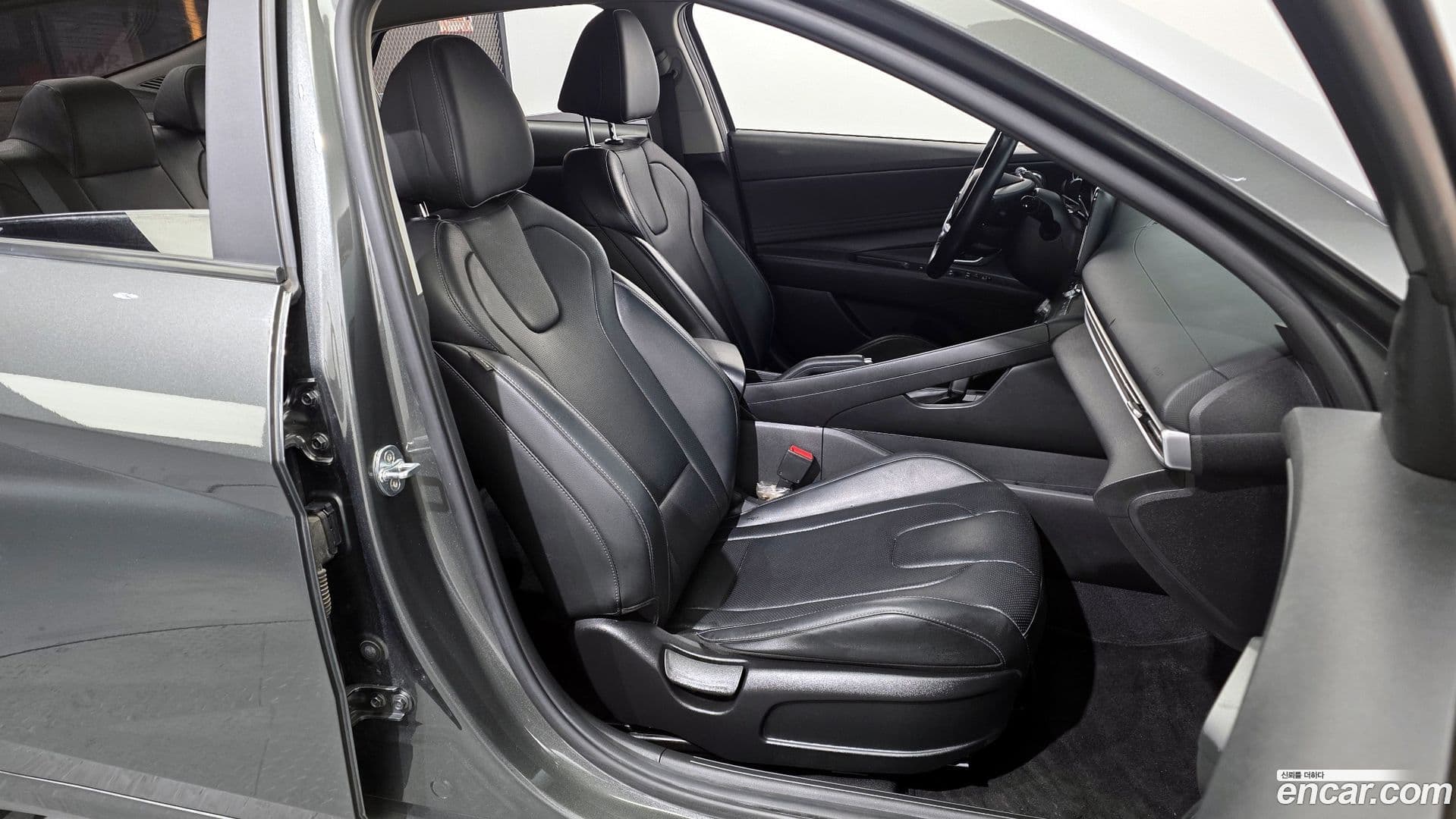 Main__Slider__Photo:AVANTE Hyundai 2021.1-11