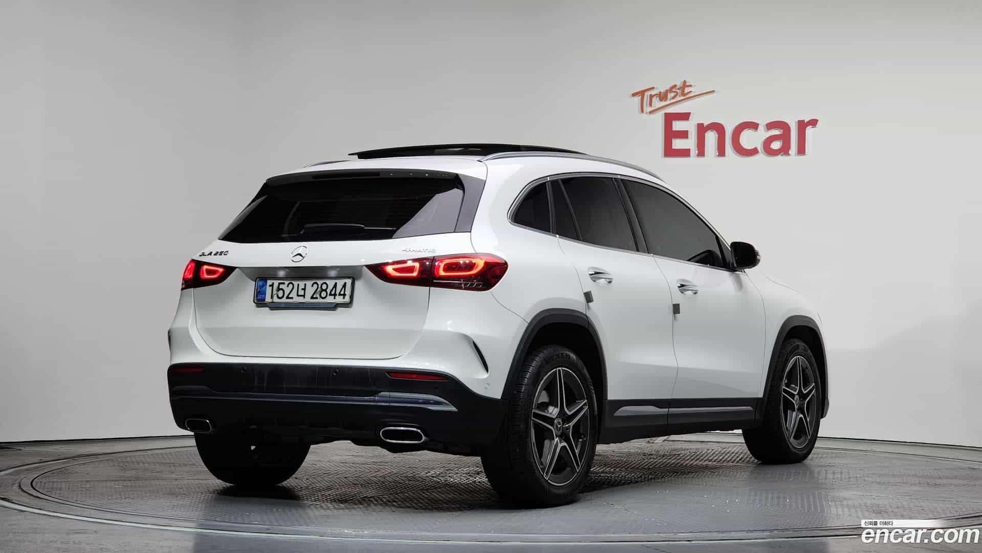 GLA-Class Mercedes-Benz 2020.10-OUTER-002