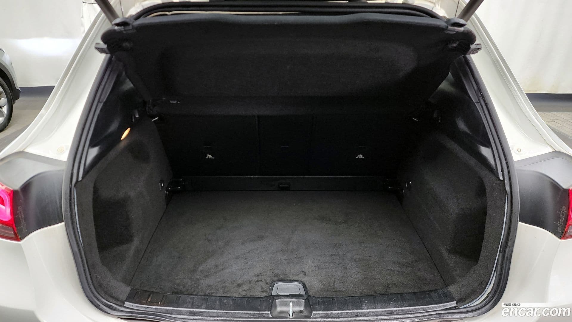 Main__Slider__Photo:GLA-Class Mercedes-Benz 2020.10-19