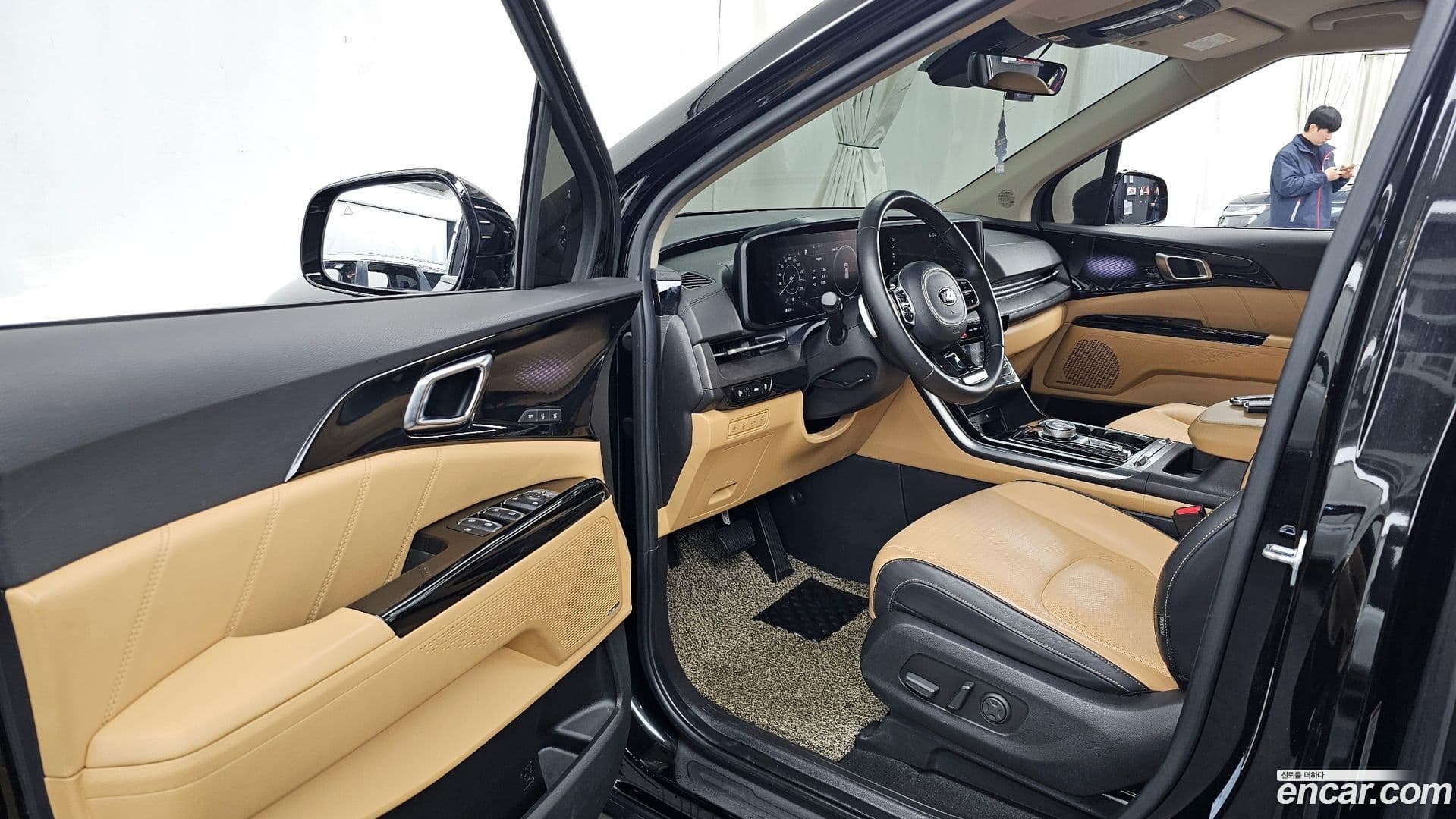 Main__Slider__Photo:Canival Kia 2021.0-9