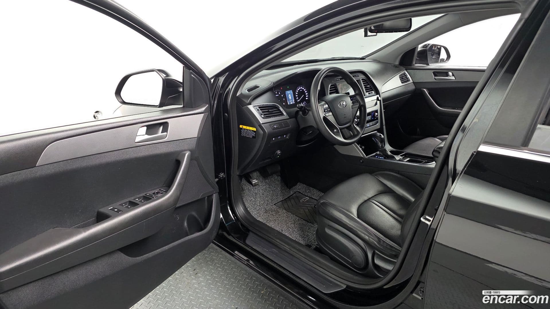 Main__Slider__Photo:Sonata Hyundai 2014.8-10