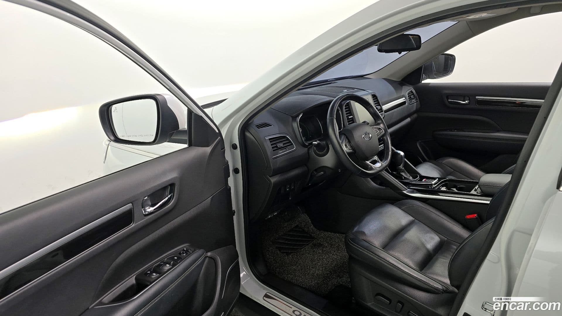 Main__Slider__Photo:QM6 Renault-KoreaSamsung 2018.6-9